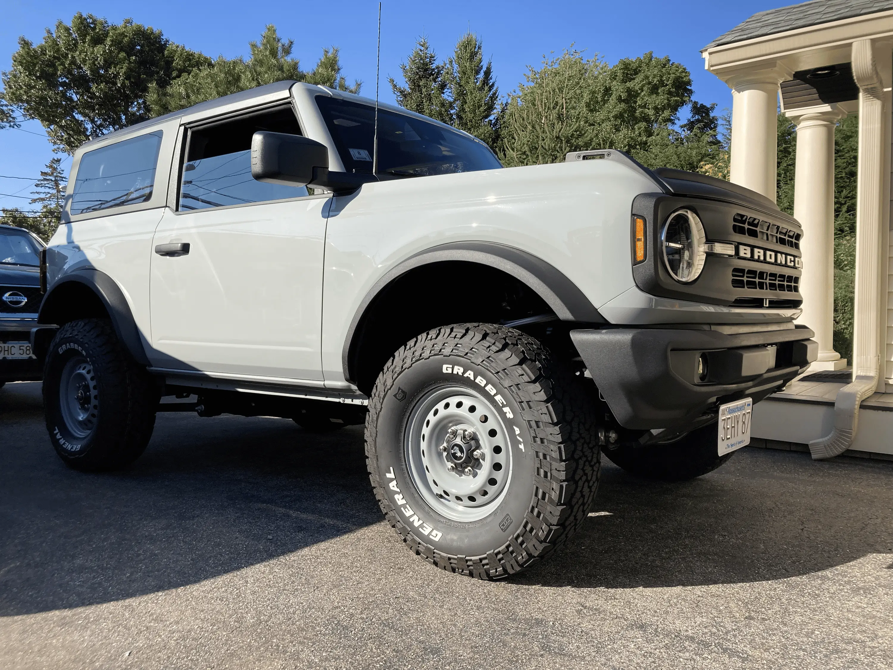 Ford Bronco CACTUS GRAY Bronco Club tempImagemzLx6l