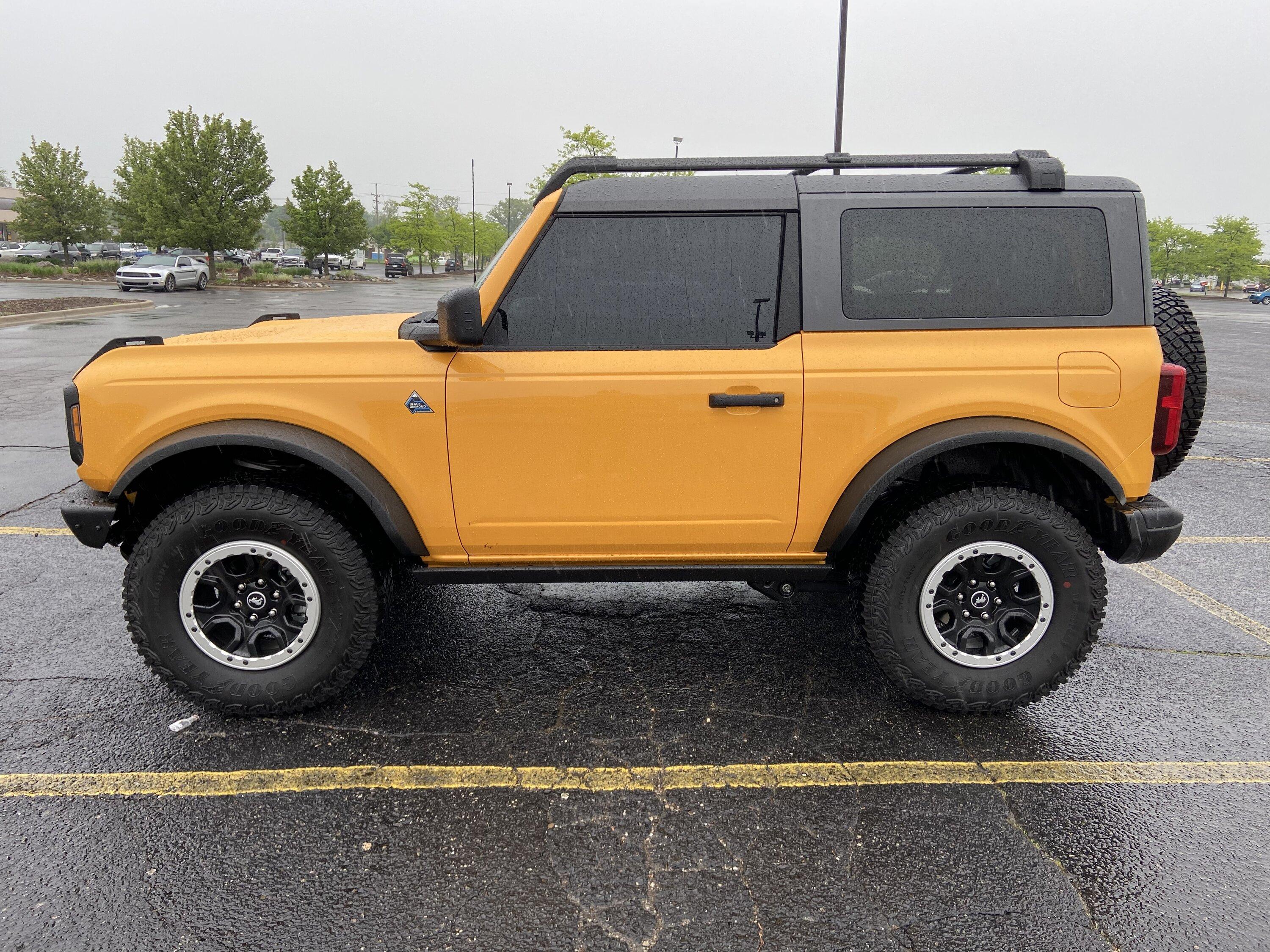 Ford Bronco CYBER ORANGE Bronco Club A7996324-C1C6-4F4F-BD78-C685109A5420
