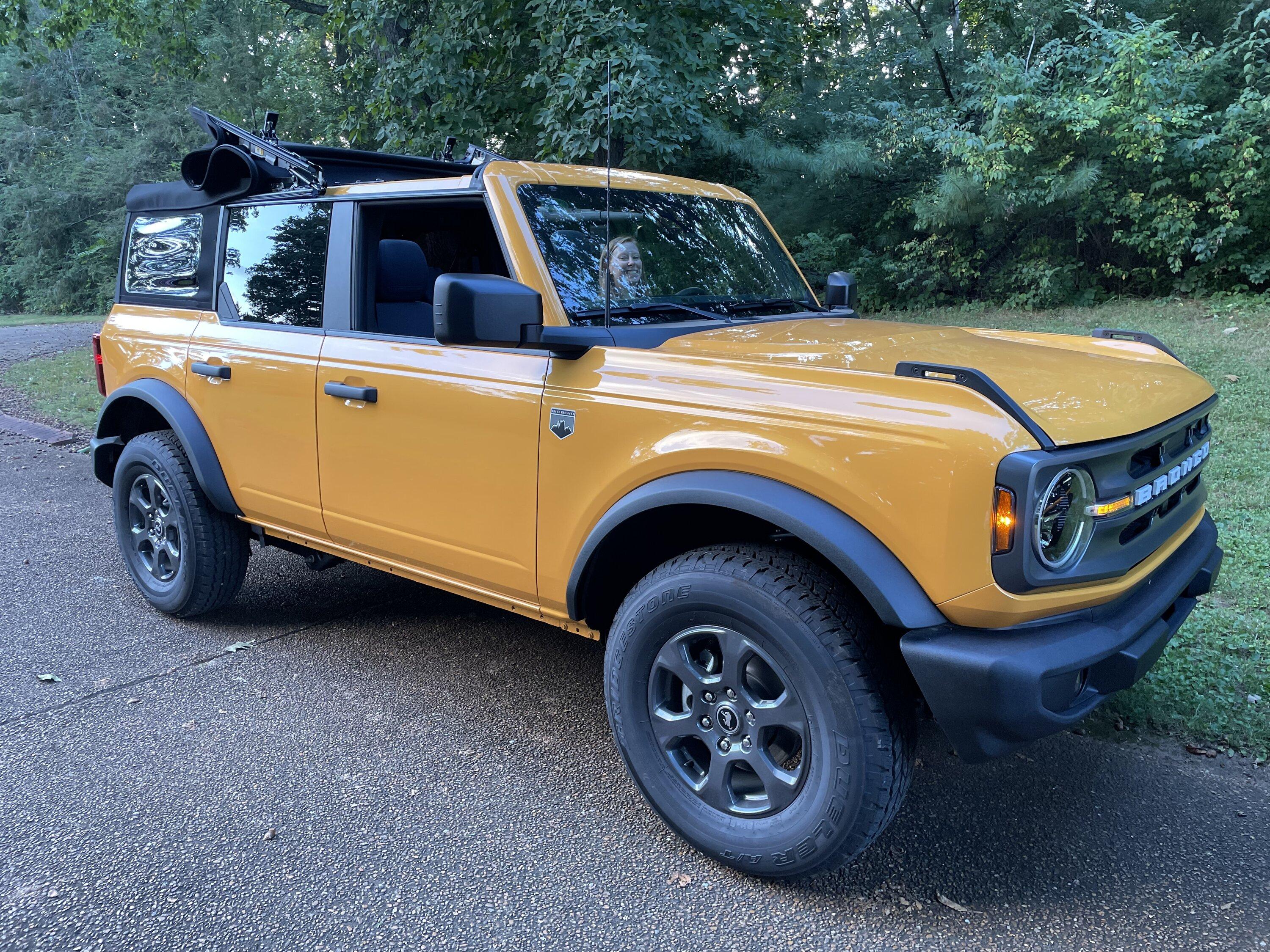 Ford Bronco CYBER ORANGE Bronco Club FDBB1E42-3AFB-419D-860A-E1EA1918408B
