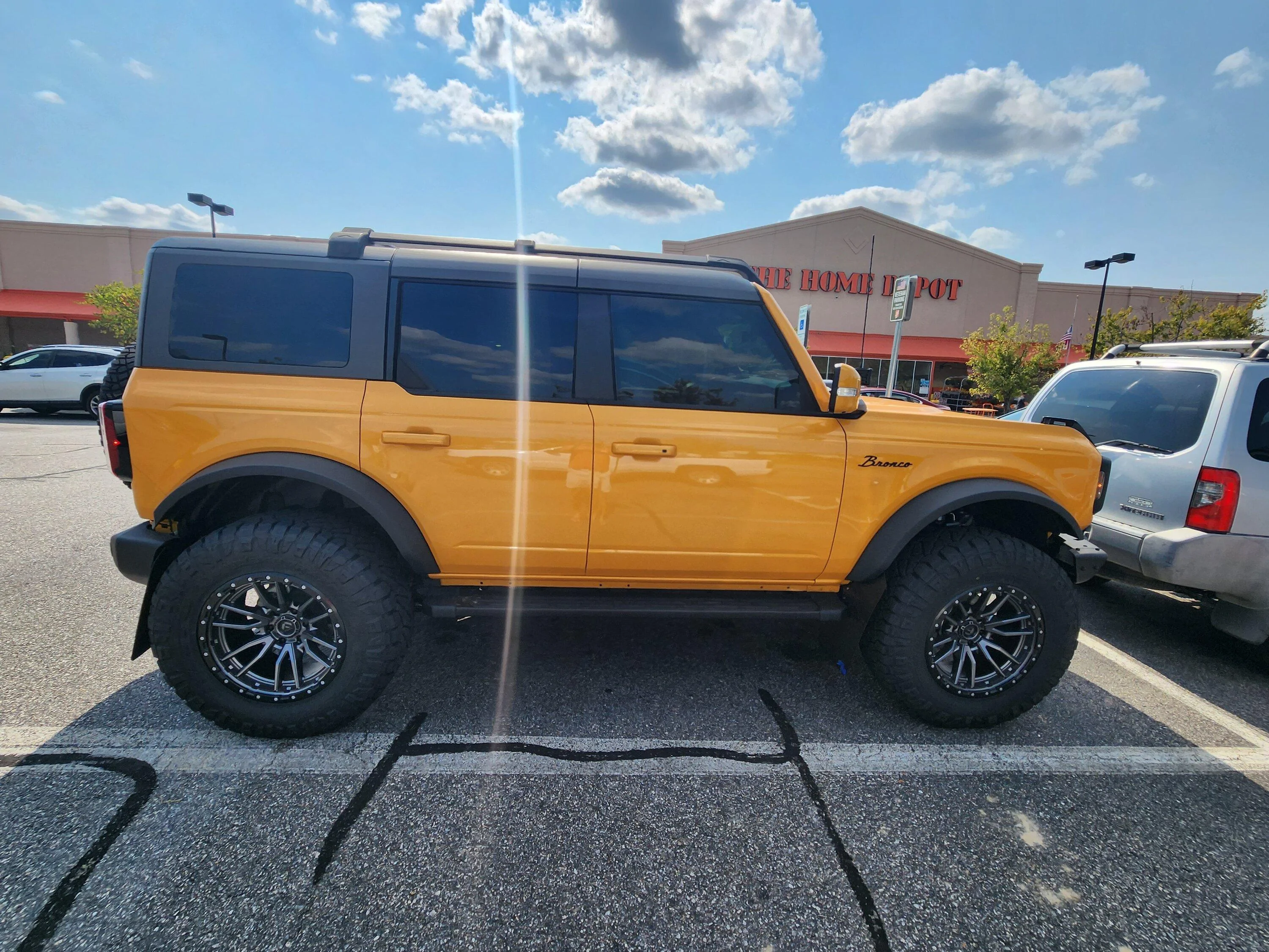 Ford Bronco CYBER ORANGE Bronco Club 20220918_142303