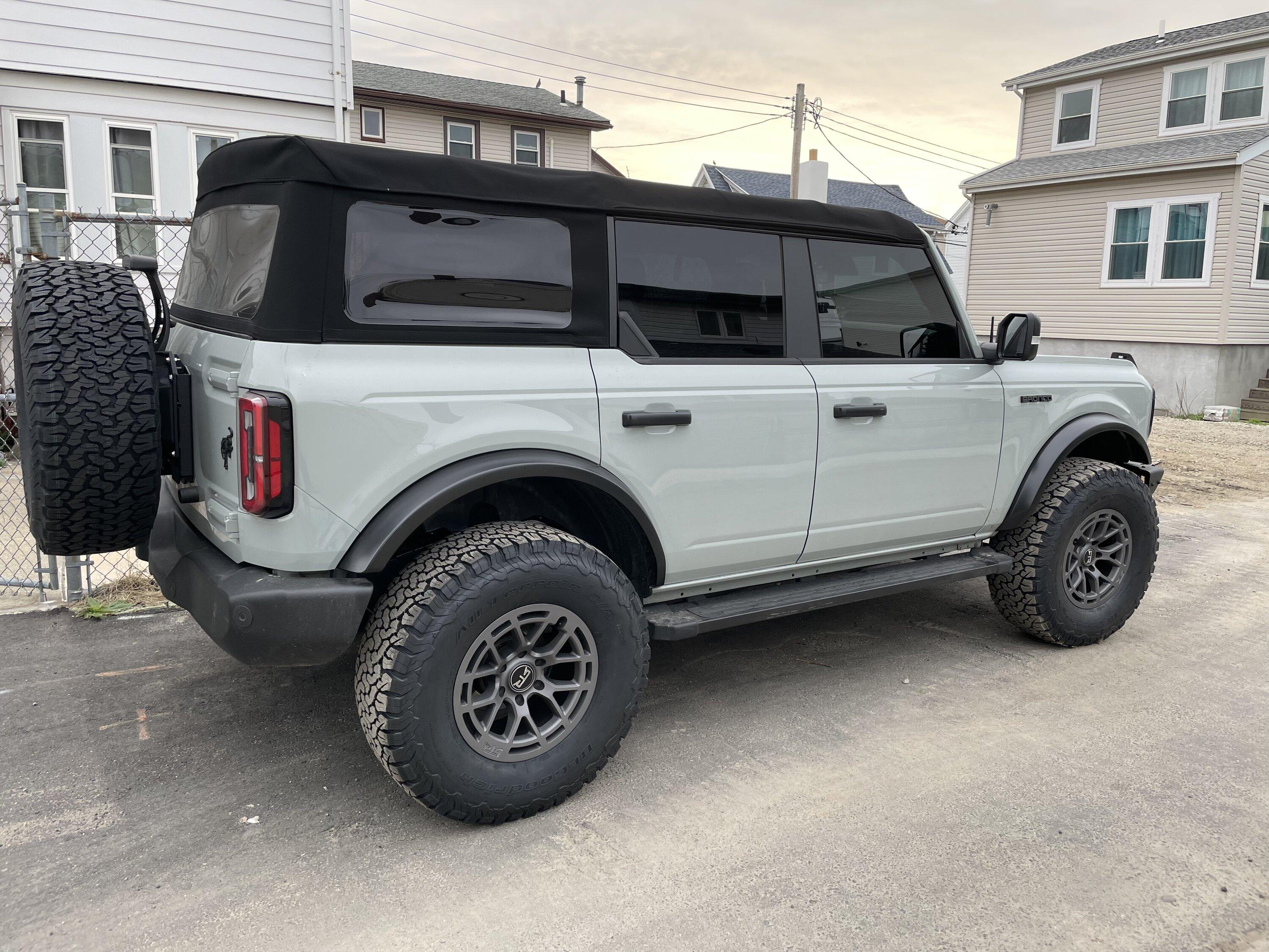 Ford Bronco OEM Side steps 4 Door $300 D4352E43-8033-484B-B2AE-D3700C9E2ED2