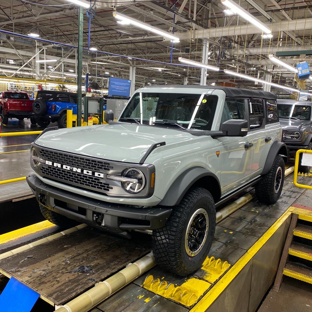 Ford Bronco MetalCloak Giveaway of the Month -- Sept/Oct 2022 -- Bronco 6G Overline Rocker Rails, 4-Door Bronco Assembly Line Photo