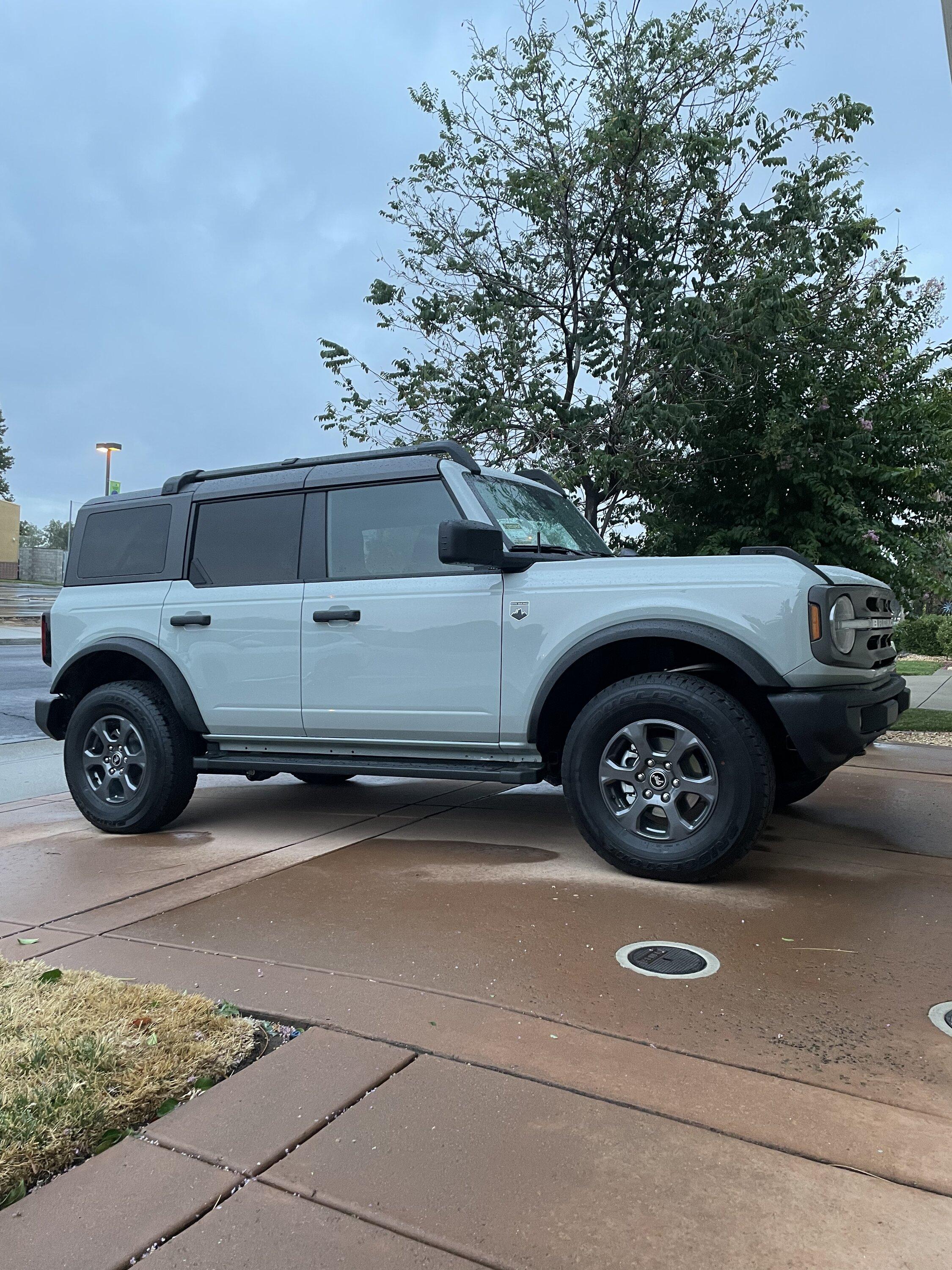 Ford Bronco CACTUS GRAY Bronco Club 6313795C-257D-422B-BD61-BD5B9761EFEE