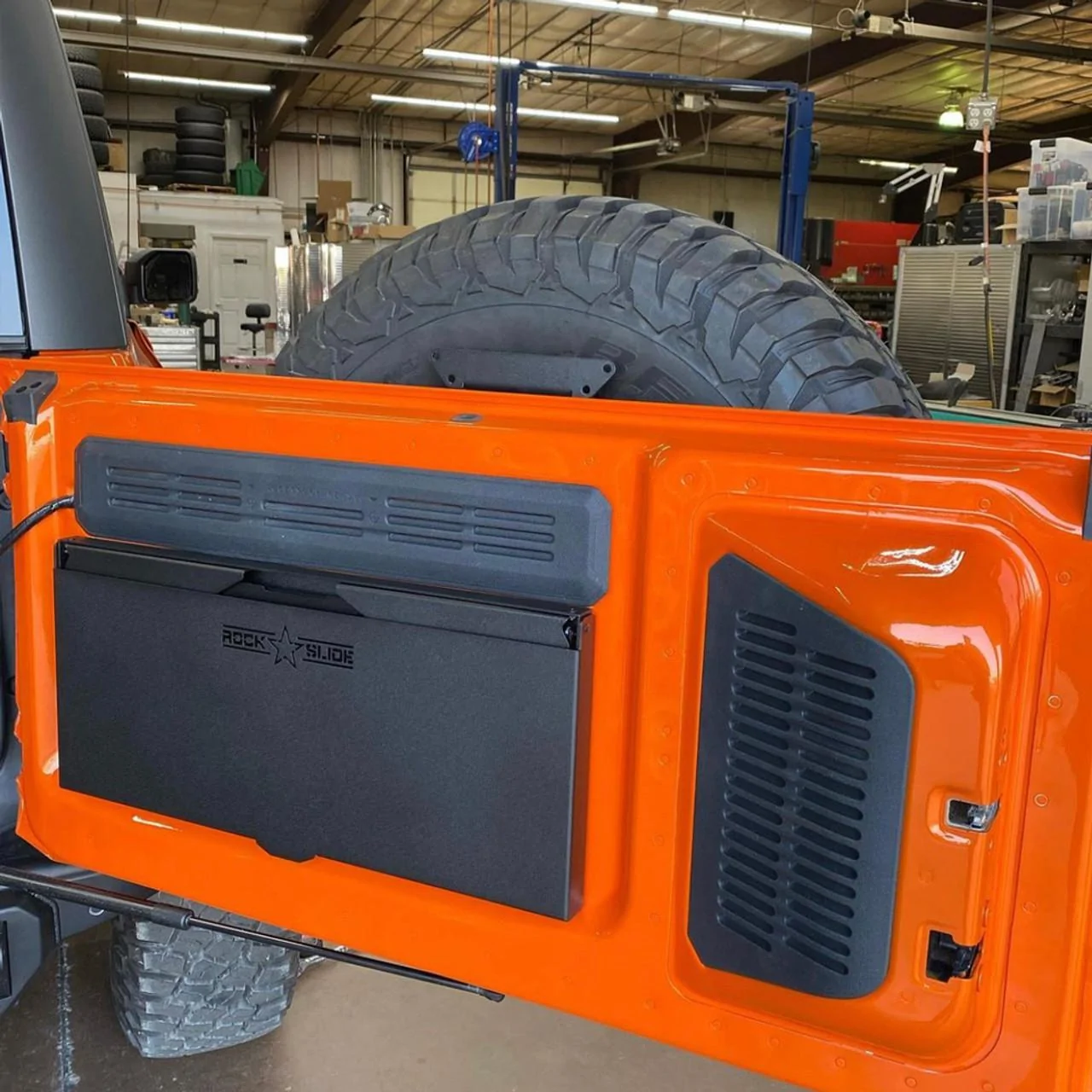 Ford Bronco Rockslide Engineering Tailgate Table table2__82262.1663631296
