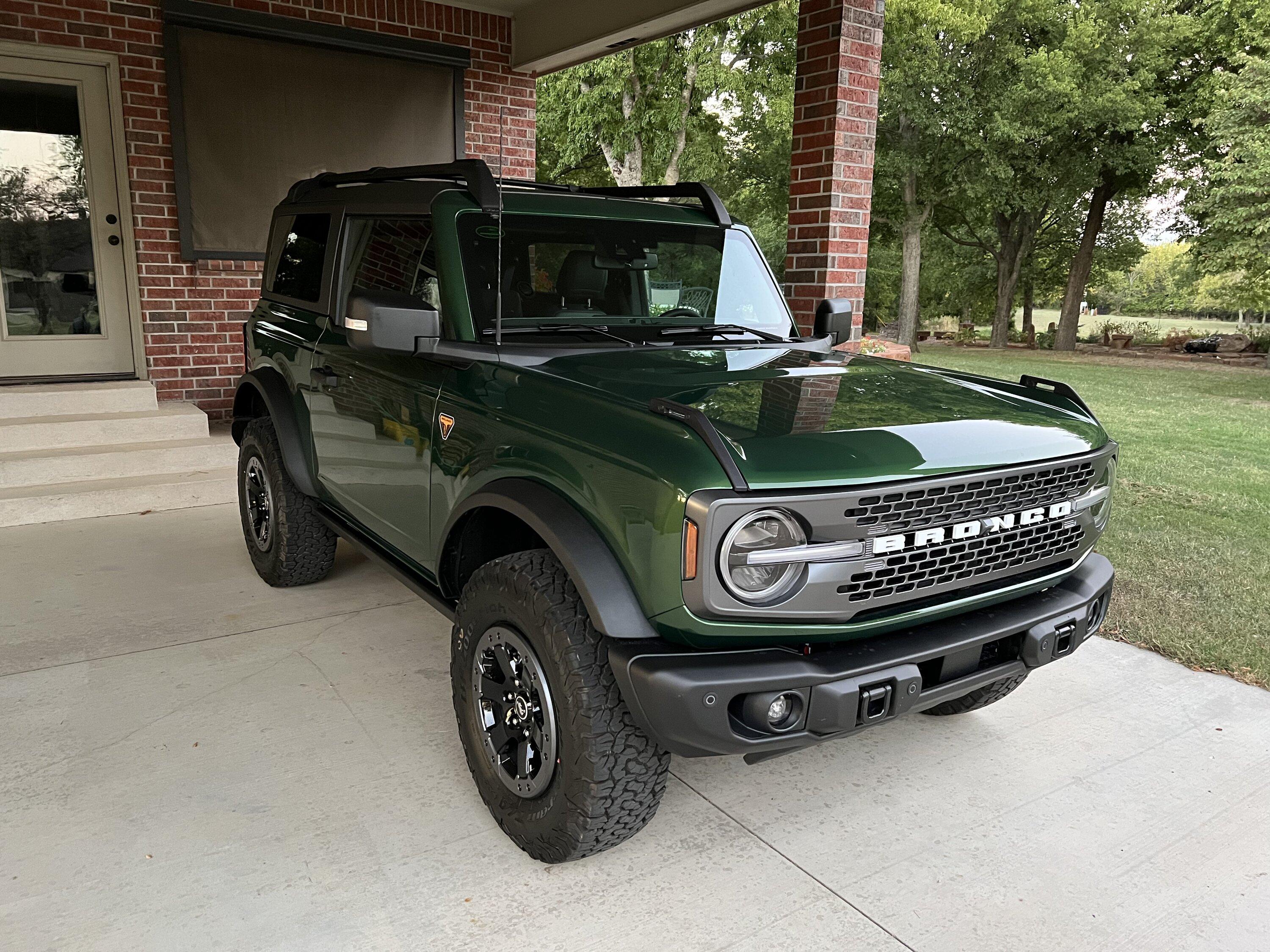 Ford Bronco 8/29/2022 Build Week Group 35996AFD-713F-4ACC-AD55-078D7ECFEEA2