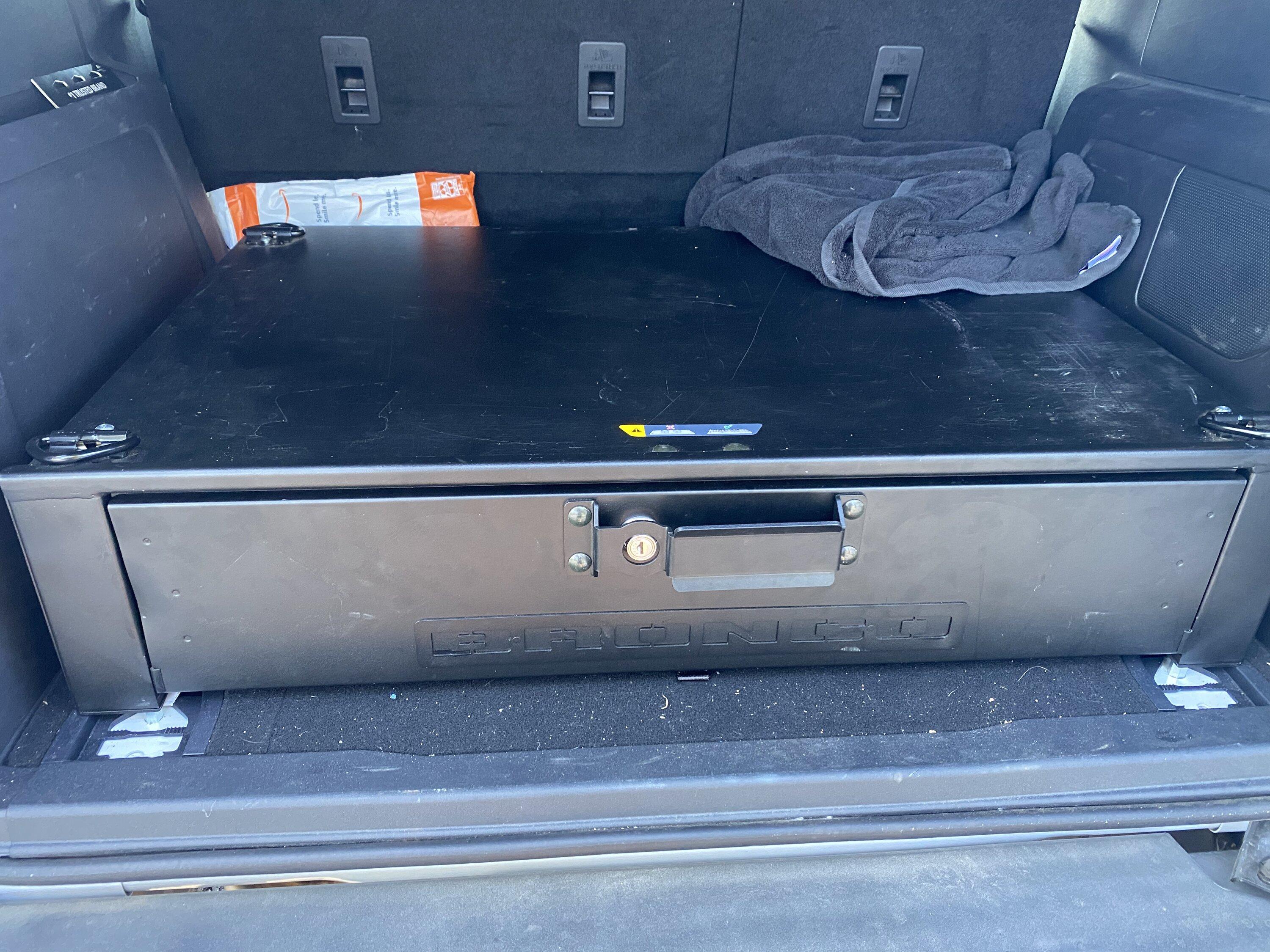 Ford Bronco 4dr cargo security drawer 734D7FE8-B9DC-43E4-B0AD-5D102E66B5ED