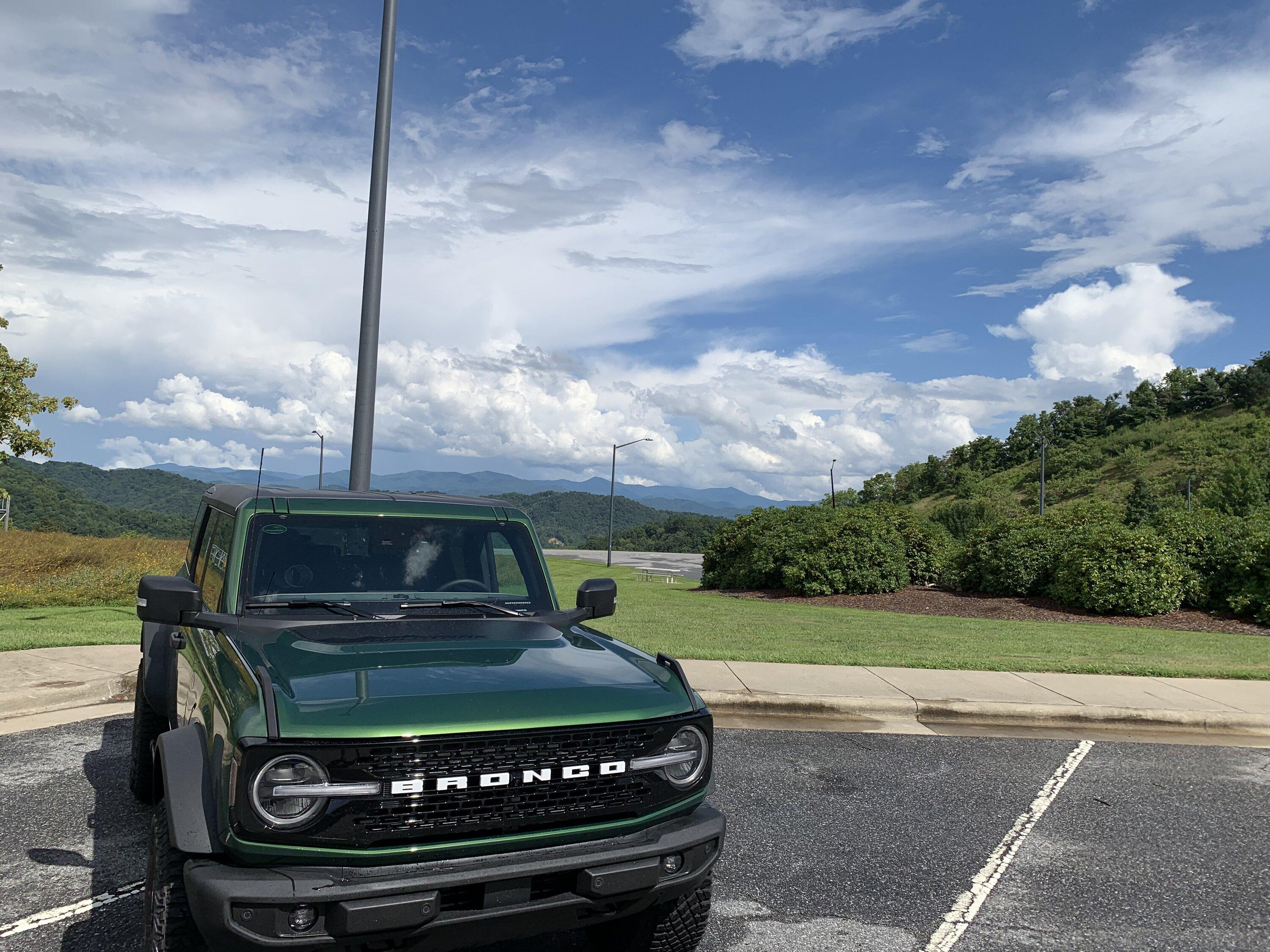 Ford Bronco ERUPTION GREEN Bronco Club AD8AB58F-2091-4183-9E2E-2E3C4BB4E6A5