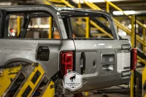 Ford Bronco Iconic Silver Paint Thread 1936980A-9D98-48C3-BC62-6927F7B7D23C
