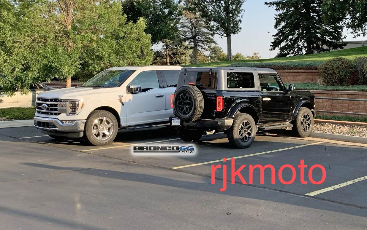 Ford Bronco SPOTTED: 2-door Bronco Outerbanks tester in Denver, next to F-150 2 Door Bronco Outer Banks Next to F-150 image1