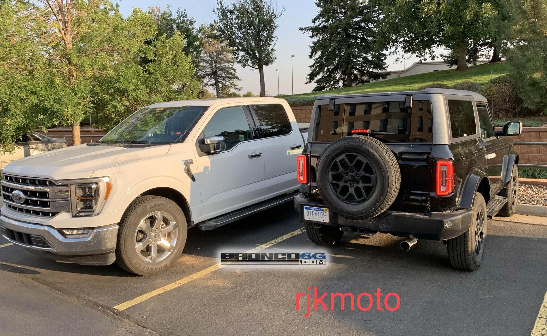 Ford Bronco SPOTTED: 2-door Bronco Outerbanks tester in Denver, next to F-150 2 Door Bronco Outer Banks Next to F-150 image6