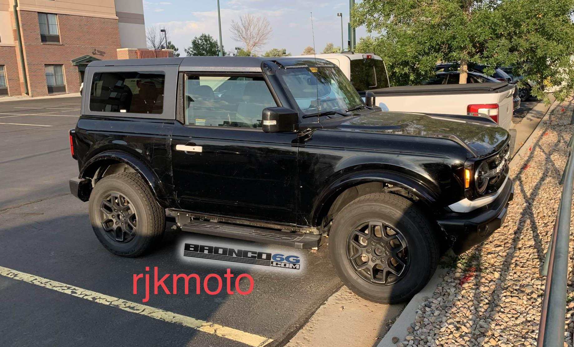 Ford Bronco SPOTTED: 2-door Bronco Outerbanks tester in Denver, next to F-150 2 Door Bronco Outer Banks Next to F-150 image4