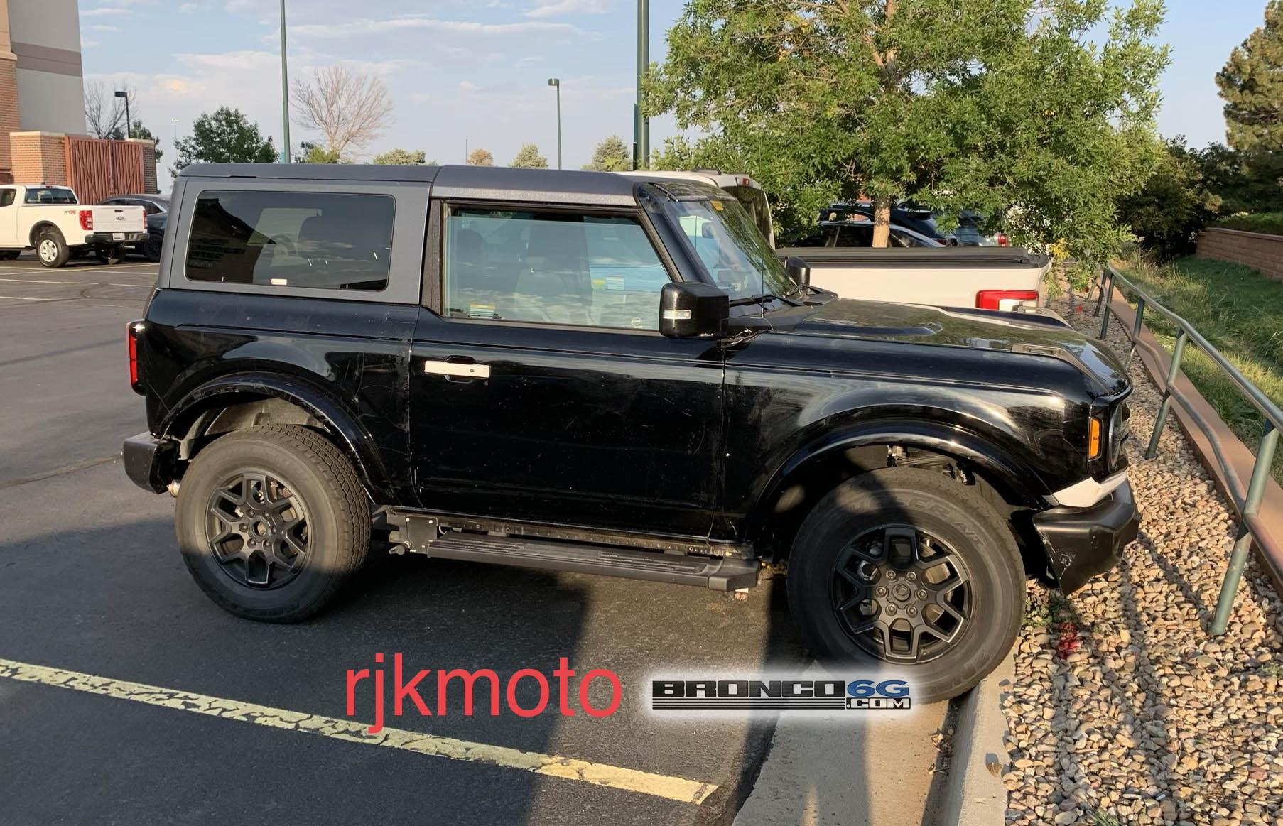 Ford Bronco SPOTTED: 2-door Bronco Outerbanks tester in Denver, next to F-150 2 Door Bronco Outer Banks Next to F-150 image3