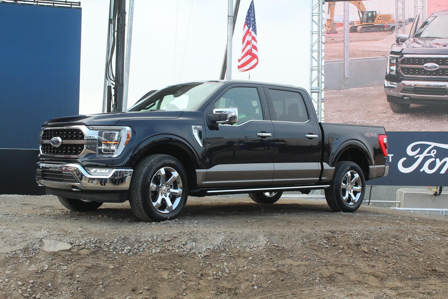 Ford Bronco Antimatter Blue Thread Antimatter Blue 2021 F-150 King Ranch Chrome 40