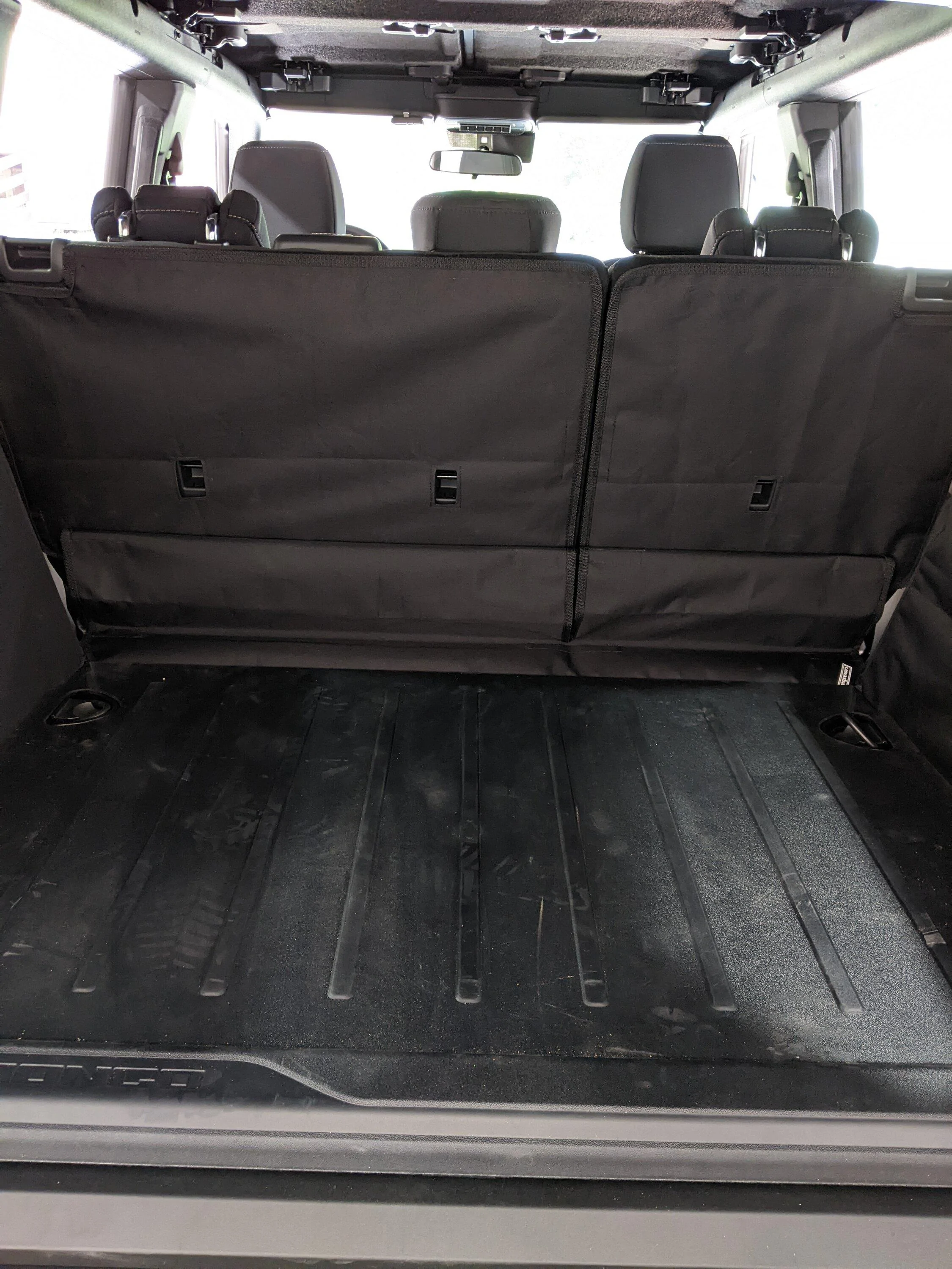 Ford Bronco Canvasback Cargo/Seat Protectors Install PXL_20220922_161432333