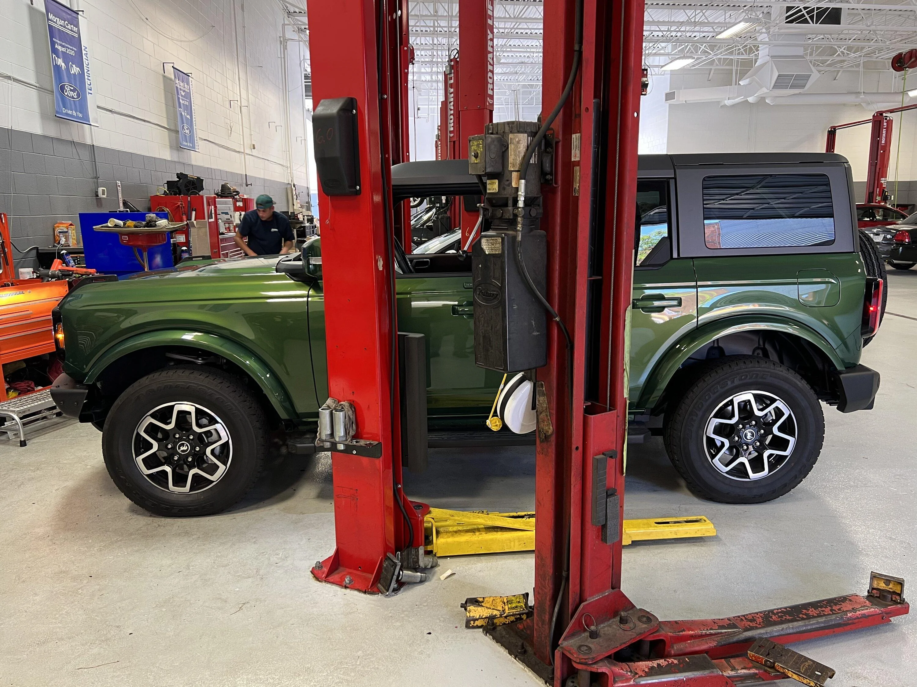 Ford Bronco ERUPTION GREEN Bronco Club 5C4C0835-C18F-4DE3-BEF3-997348A3C0CF