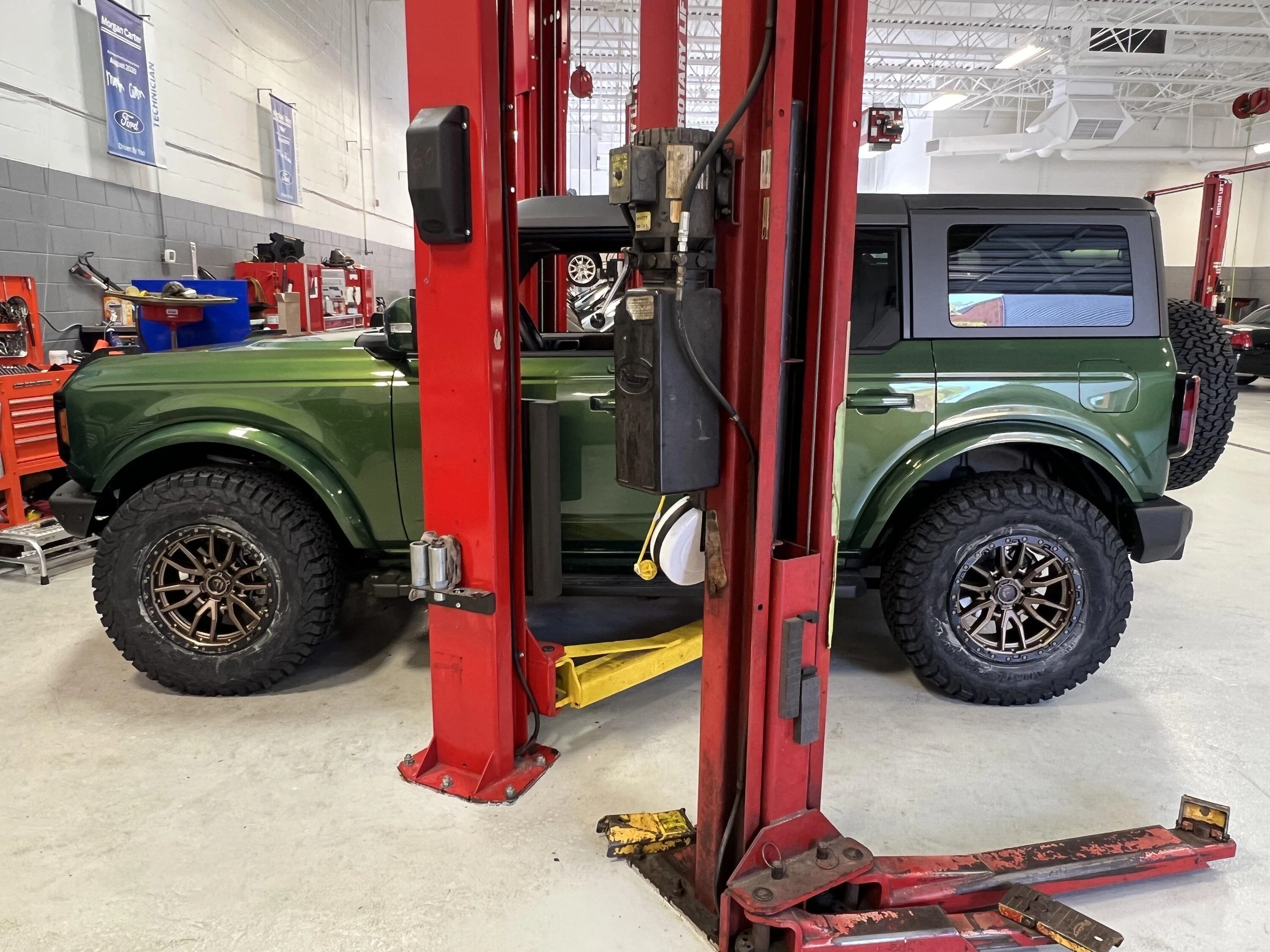 Ford Bronco ERUPTION GREEN Bronco Club AEB6F275-800D-4500-BC9C-431DD98EBA15