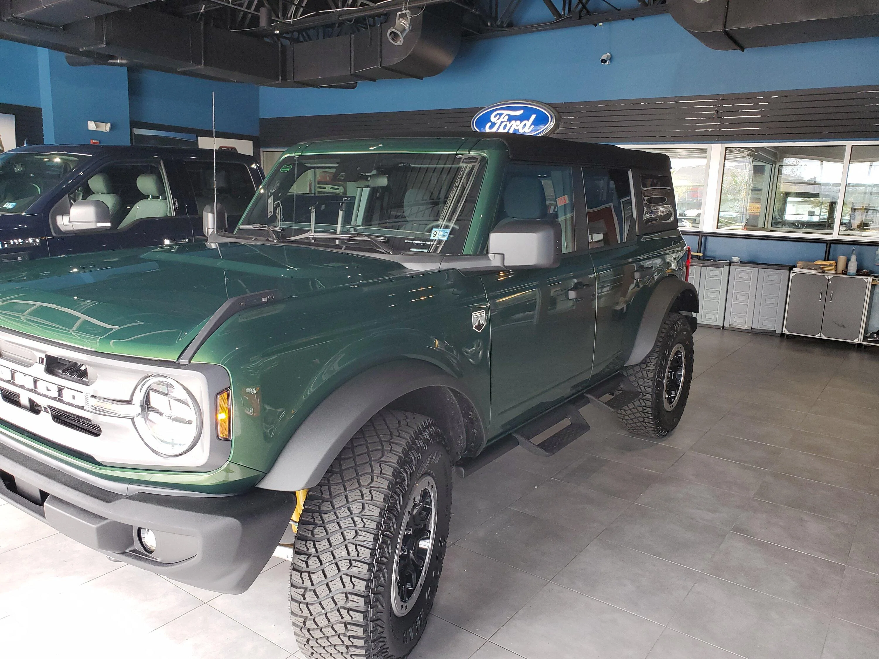 Ford Bronco 9/5/22 Build week group 20220924_105115