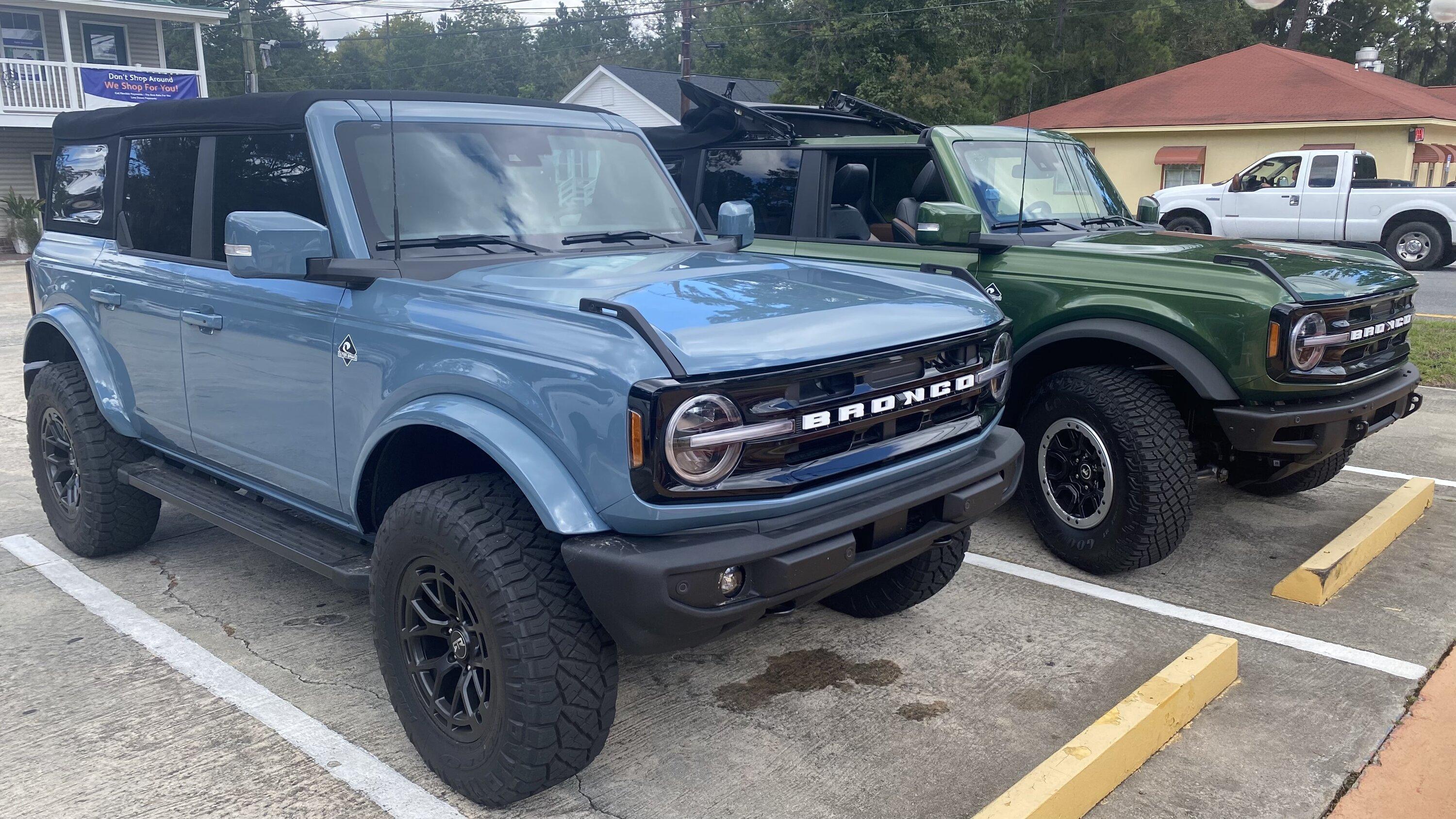Ford Bronco ERUPTION GREEN Bronco Club 3DFE0E6A-FA3A-46FE-A000-17ECE174566A