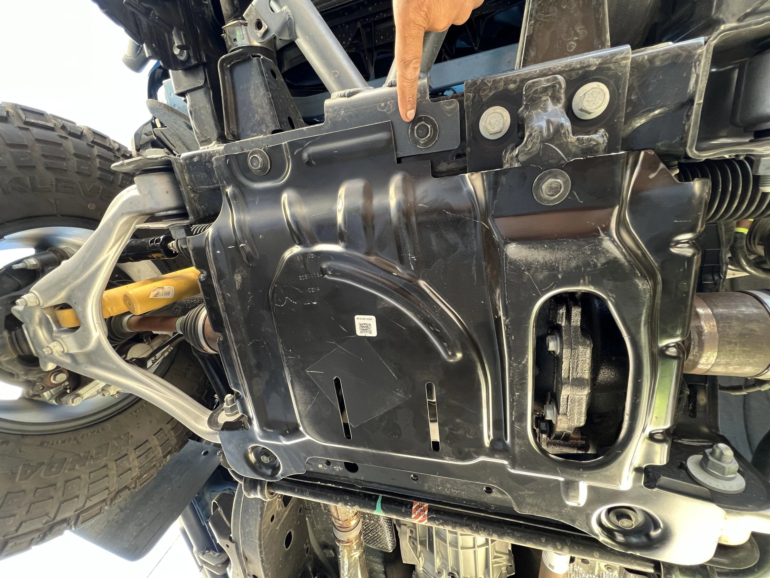 Ford Bronco 2-door desert runner Bronco w/ custom tire carrier 177D1FEF-6E6C-4FC7-BF38-74699B5E1174