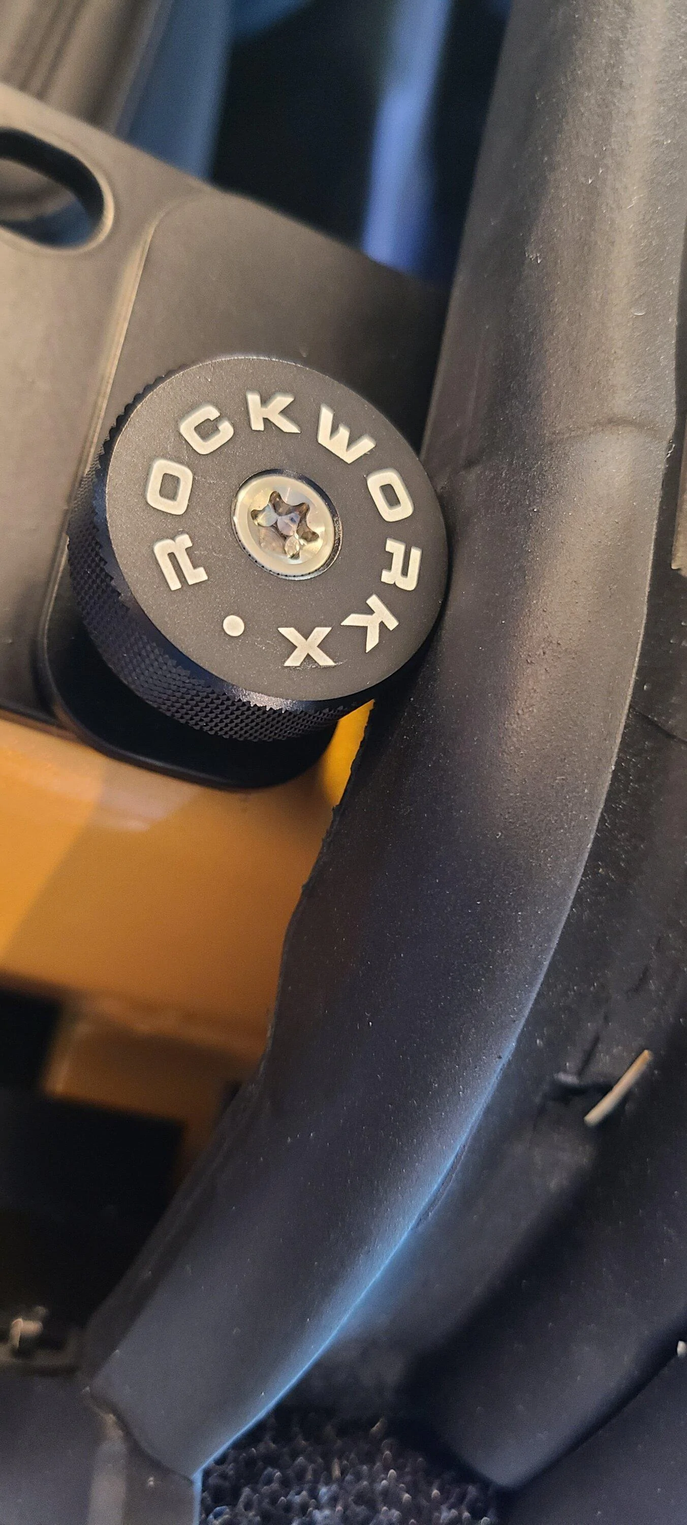 Ford Bronco ROCKWORKX tool-less Hardtop Bolts 20220925_184246