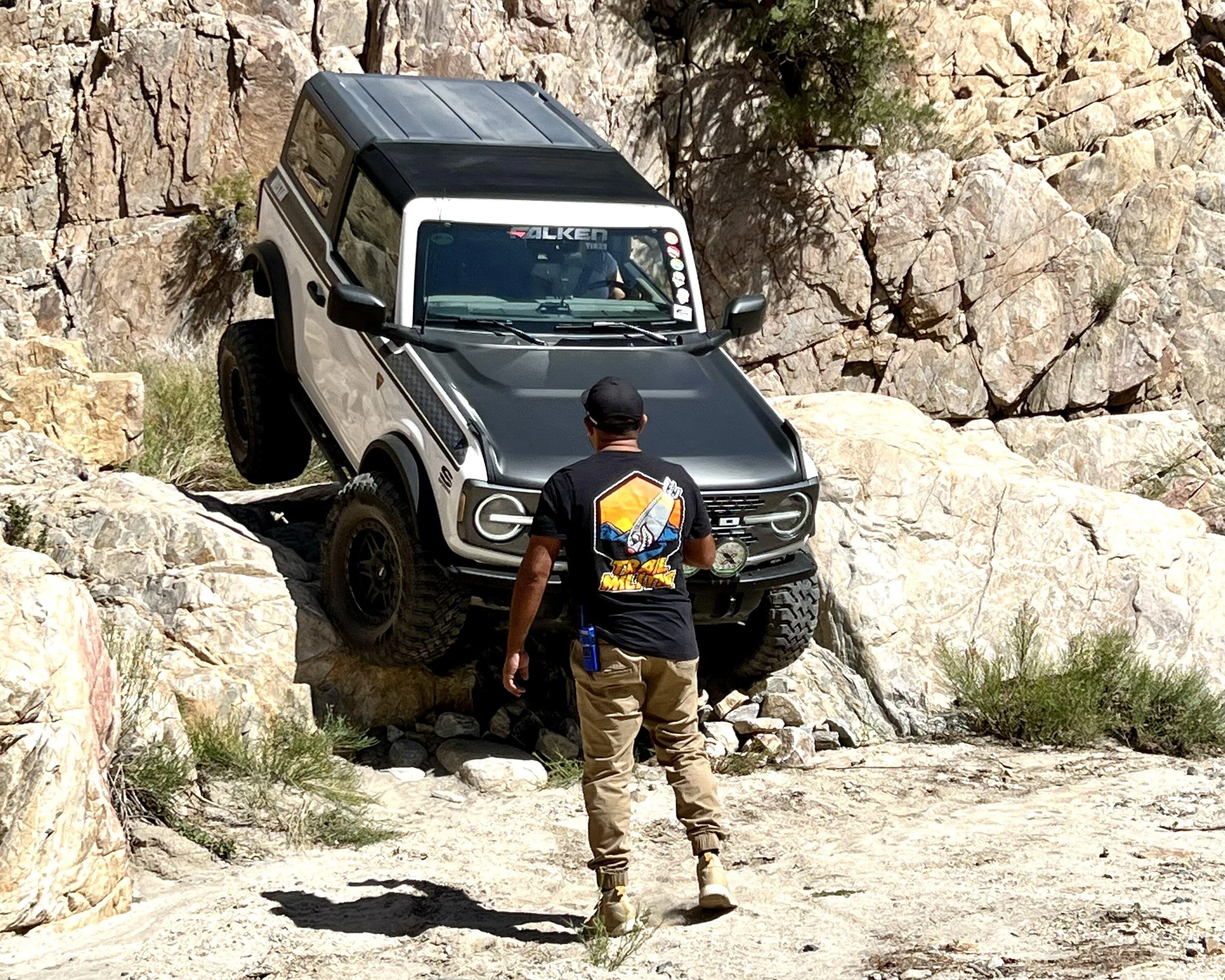 Ford Bronco 50+ Broncos offroad through Rattlesnake Canyon (Apple Valley) to Pioneer Town (Yucca Valley) Photo Sep 24 2022, 11 21 22 AM