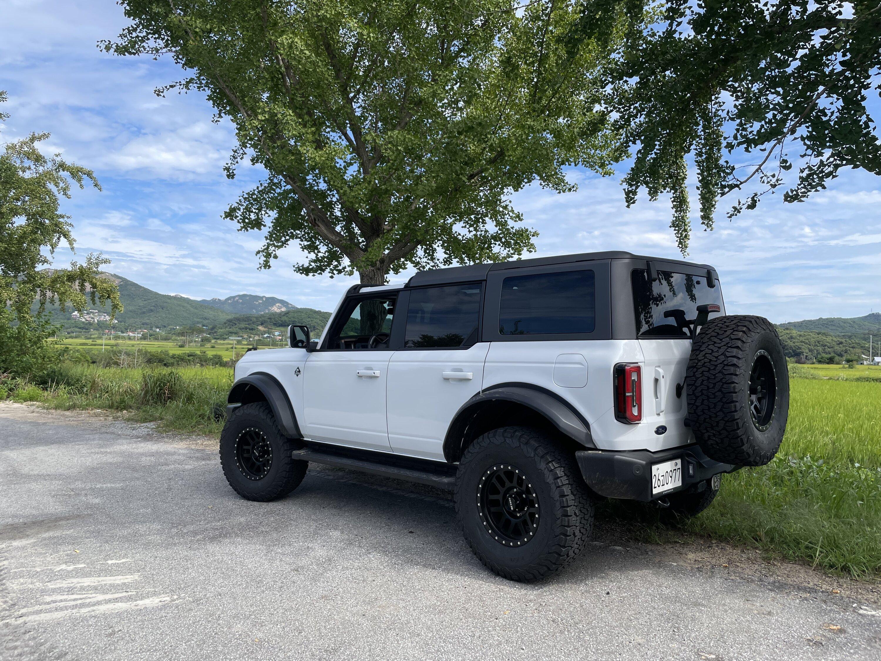 Ford Bronco Show me your lifted Broncos! IMG_0027
