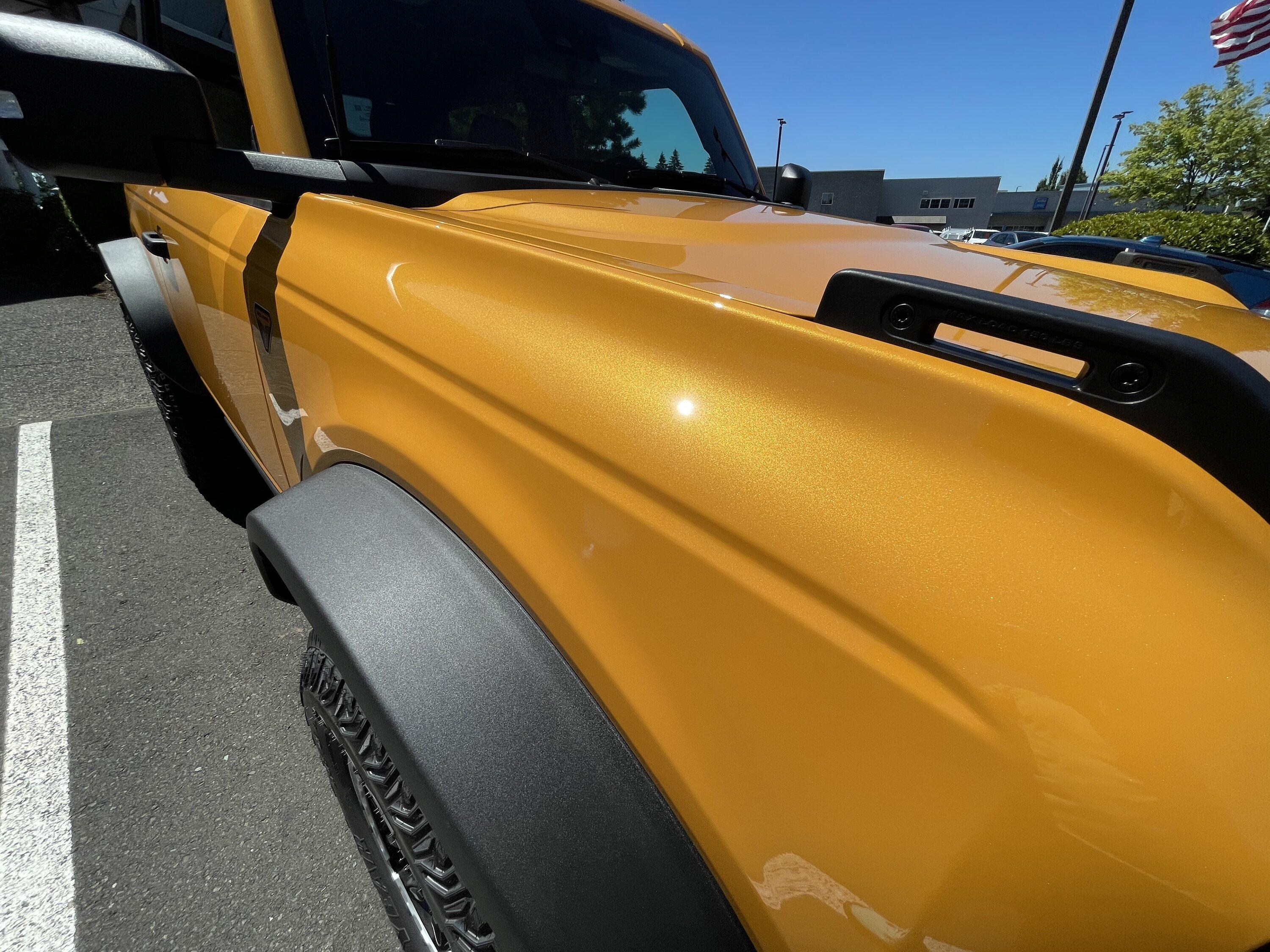 Ford Bronco CYBER ORANGE Bronco Club D9B6A8D4-61B1-4F7A-BCEC-DB5F1673B768