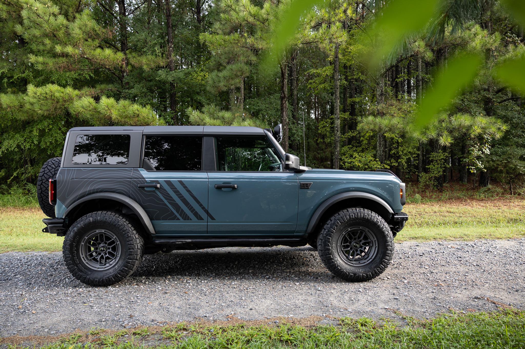Ford Bronco RTR EVO 6 Wheels 8F5A3353