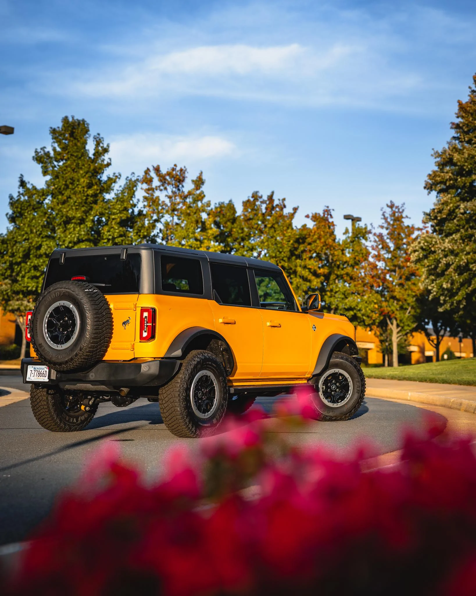 Ford Bronco CYBER ORANGE Bronco Club DSC02650-Pano