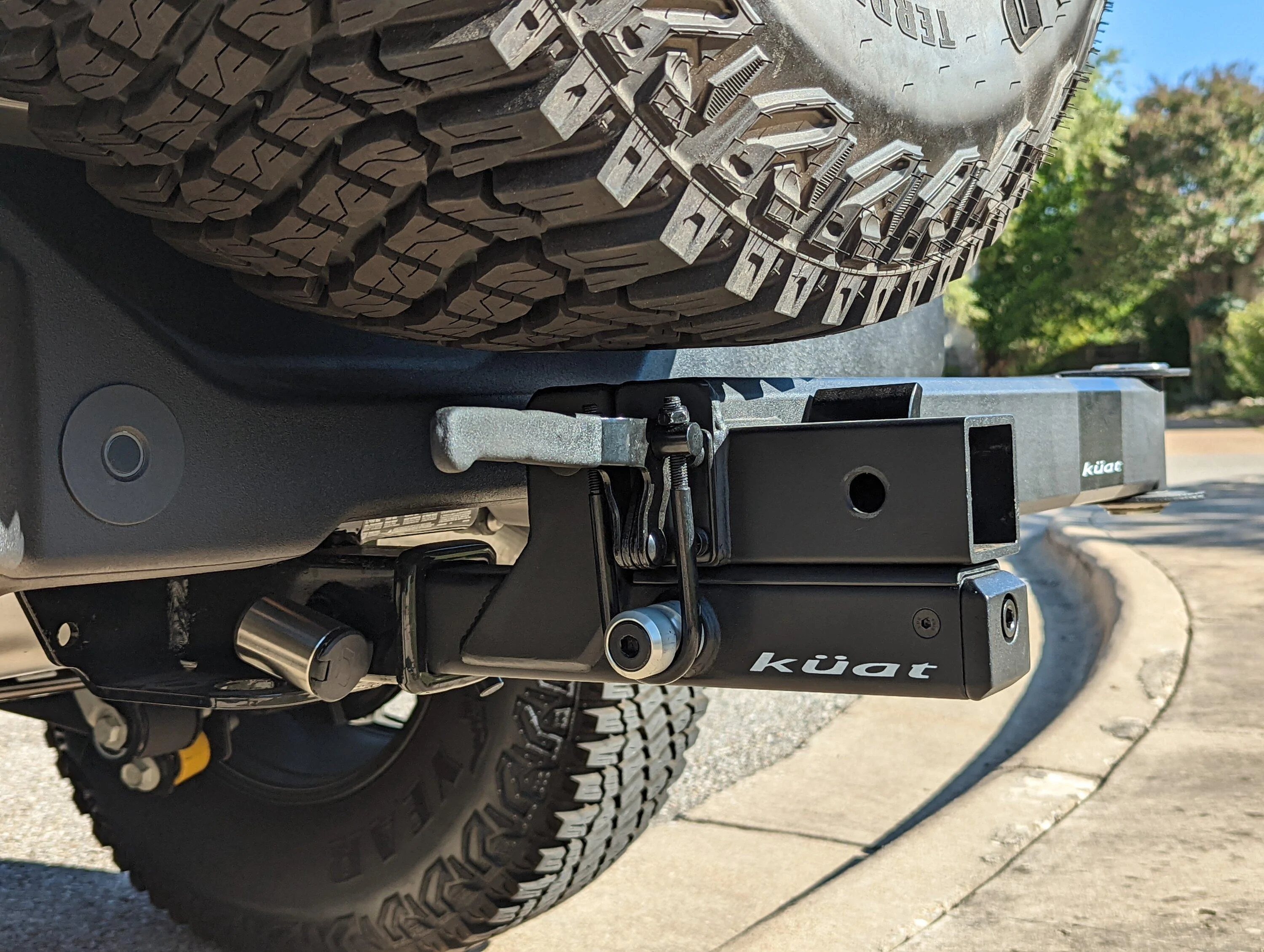 Ford Bronco Kuat Piston Pro X Bike Rack + Pivot Pro 2.0 Hitch Extension PXL_20220930_151030213