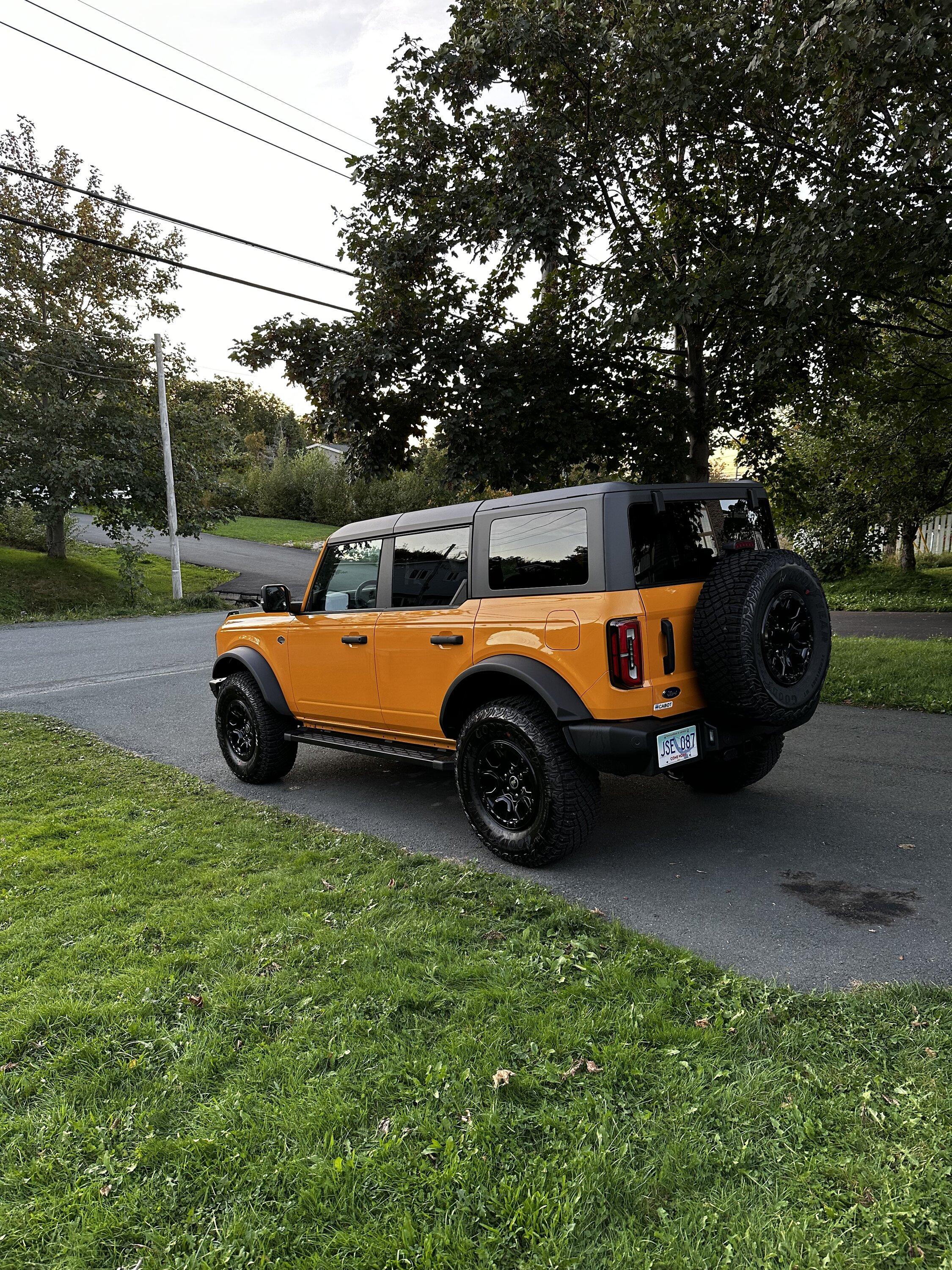 Ford Bronco CYBER ORANGE Bronco Club 4E449A22-493C-4515-B6D5-B09280835F9E