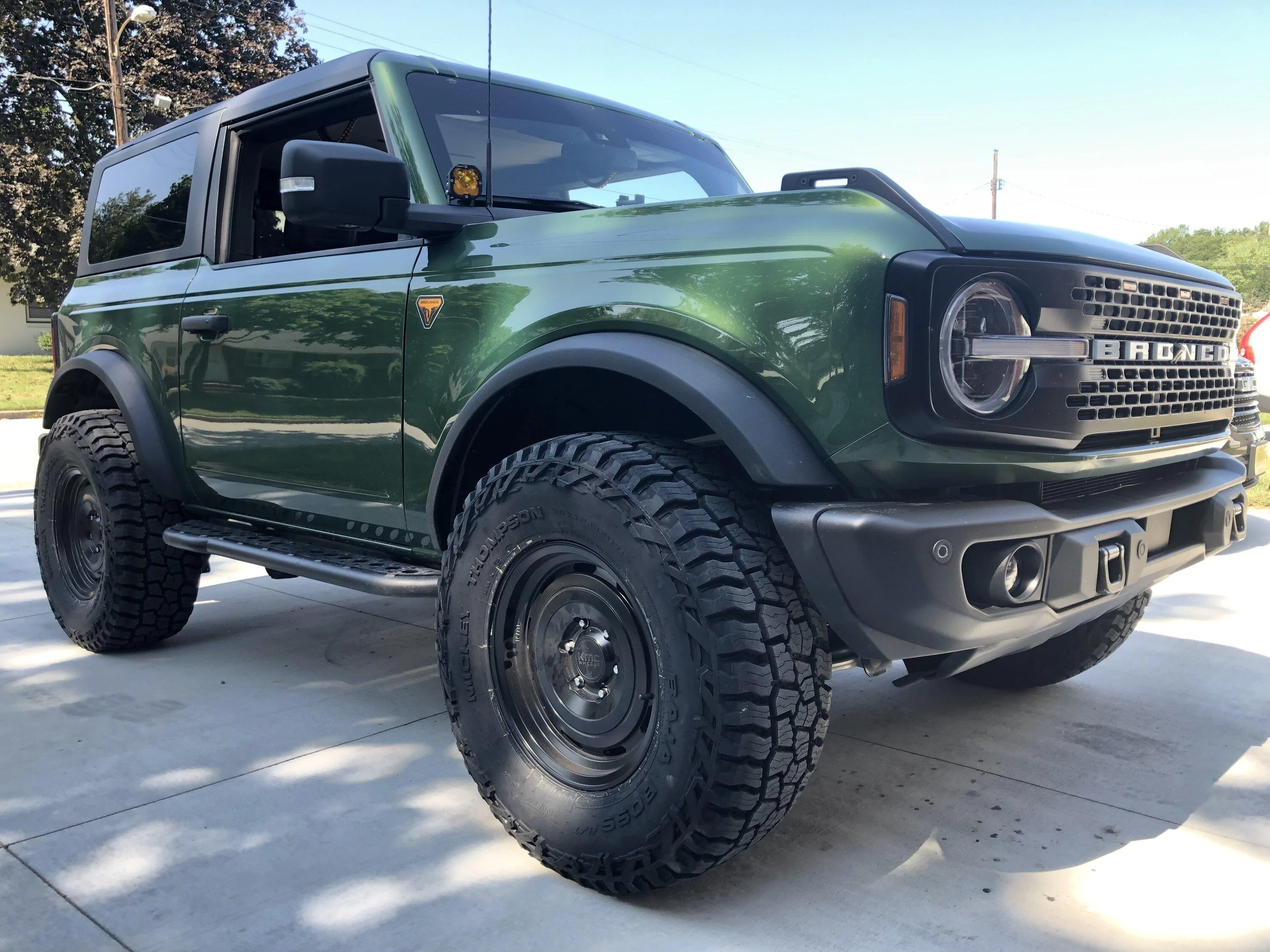 Ford Bronco ERUPTION GREEN Bronco Club 8E835C5A-D780-4078-8991-EDF06D3ECC06