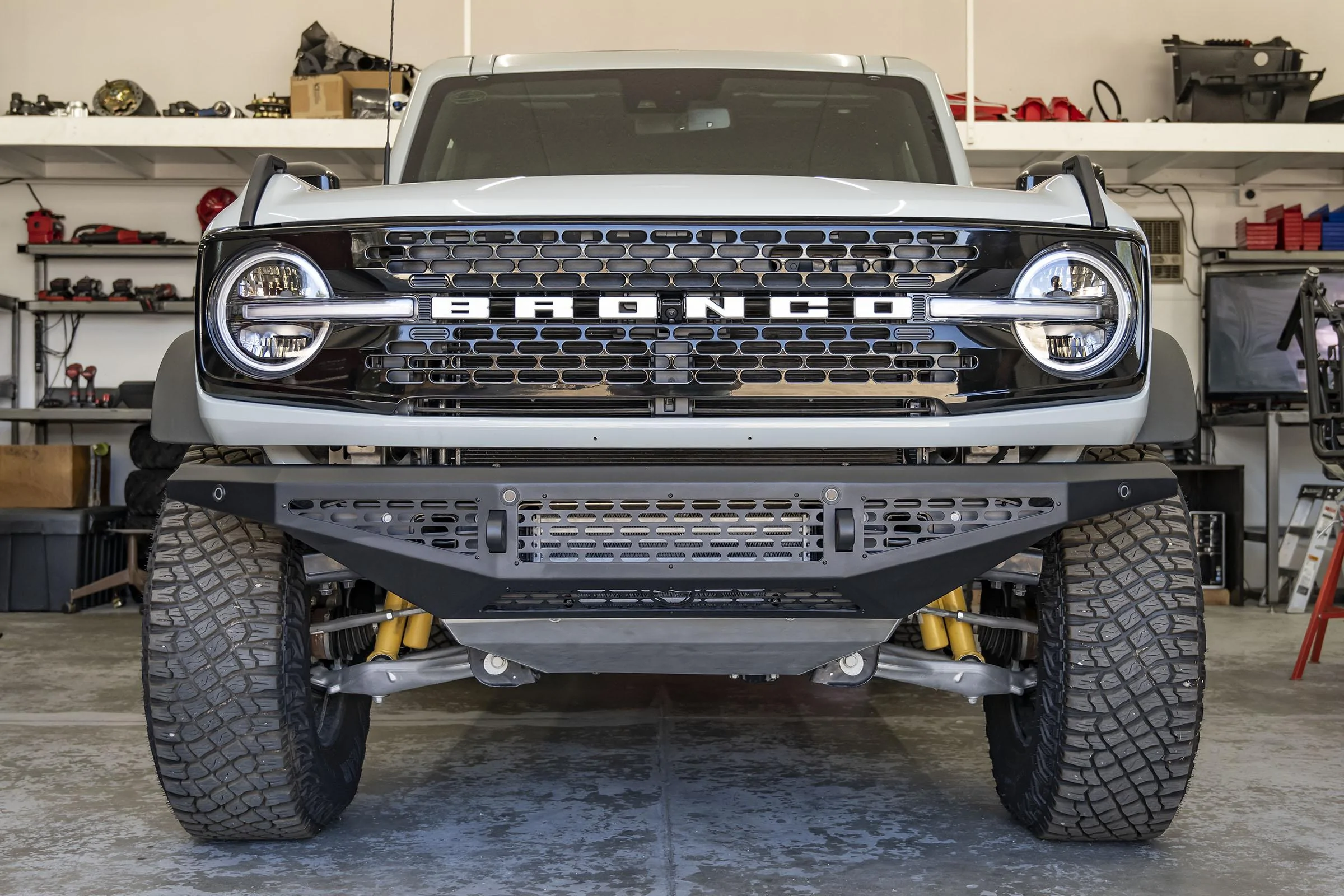 Ford Bronco Lobo Off-Road HNT Front Bumper F6-11-200B_F-2400