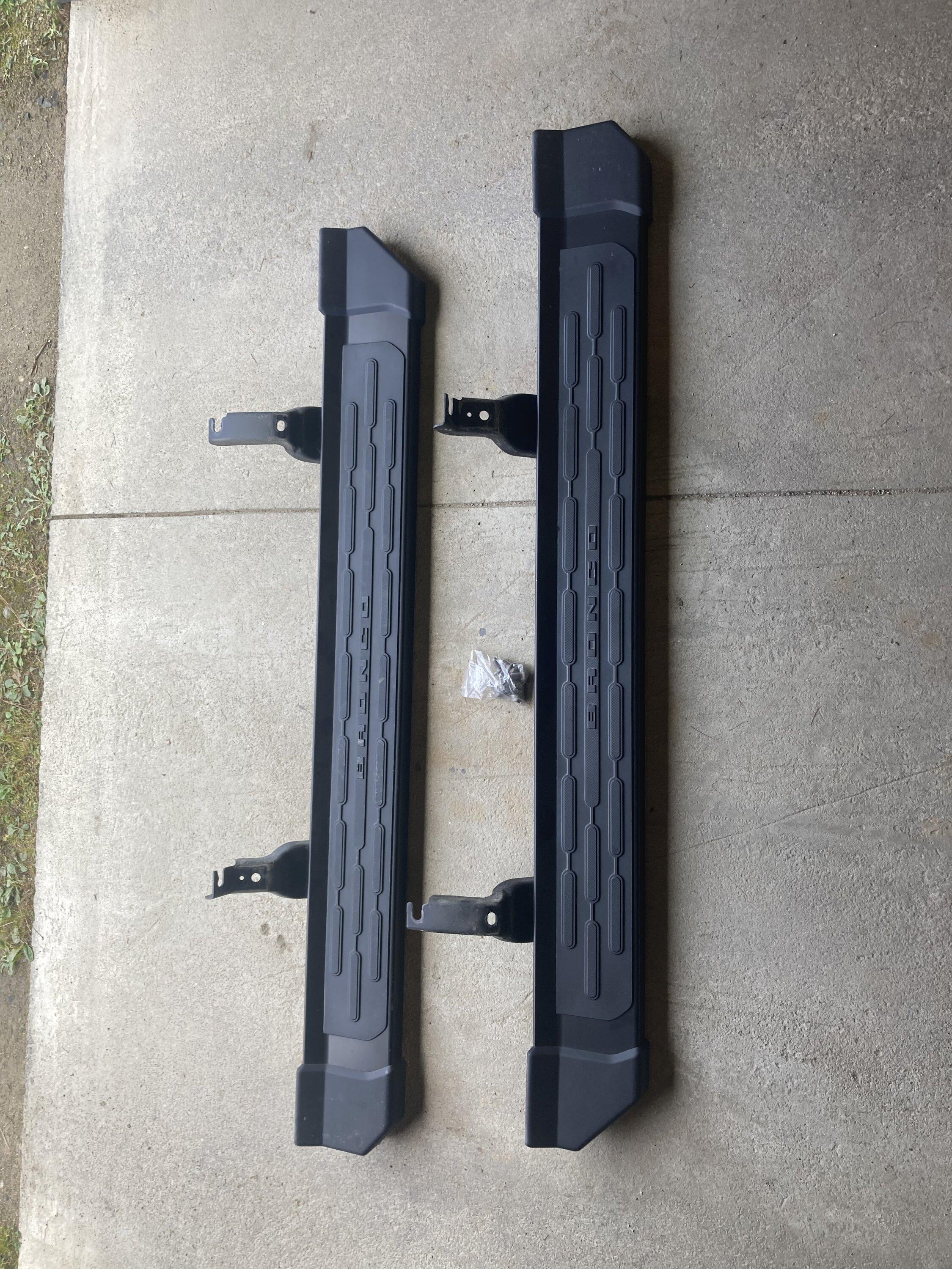 Ford Bronco 2 Door factory steps 070BDAC3-5C1B-48CB-9AF2-AFBBCDF0707C