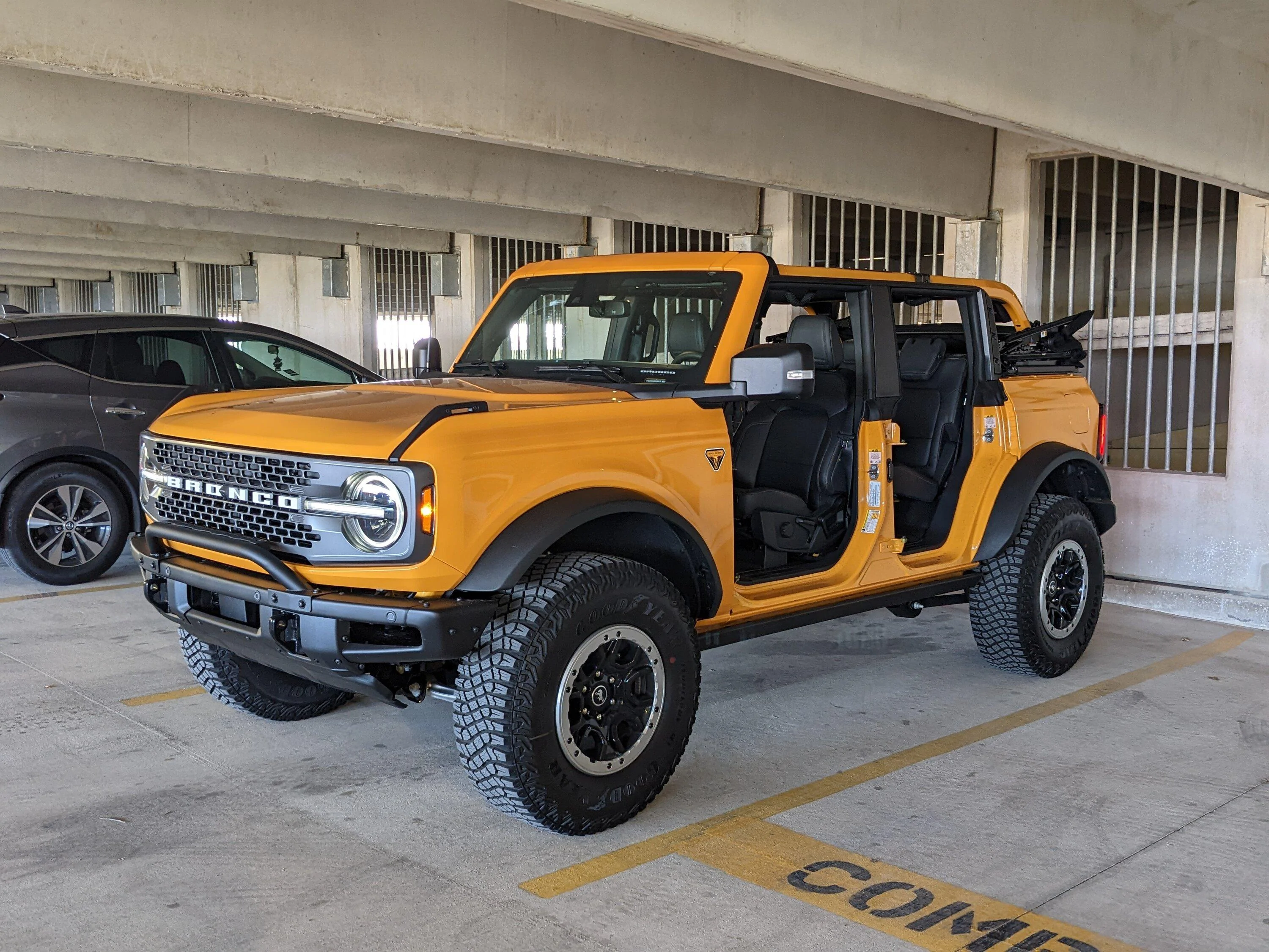 Ford Bronco 2 Week Deep Dive: 4D Badlands SAS w/ HI Pkg PXL_20220927_165208696
