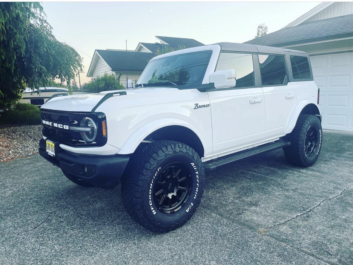 Ford Bronco 8/29/2022 Build Week Group 964C5390-BBF2-4383-97D8-6D29FDAE1492
