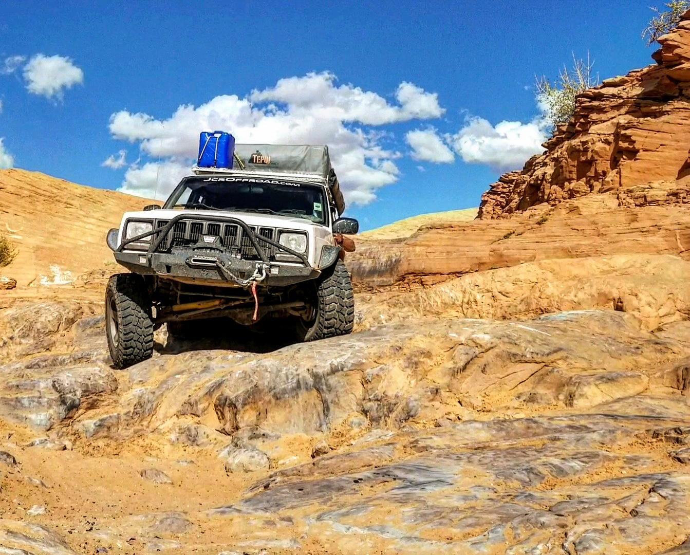 Ford Bronco Jeep XJ Comparison 39207836745_0cdcd7b6b8_o
