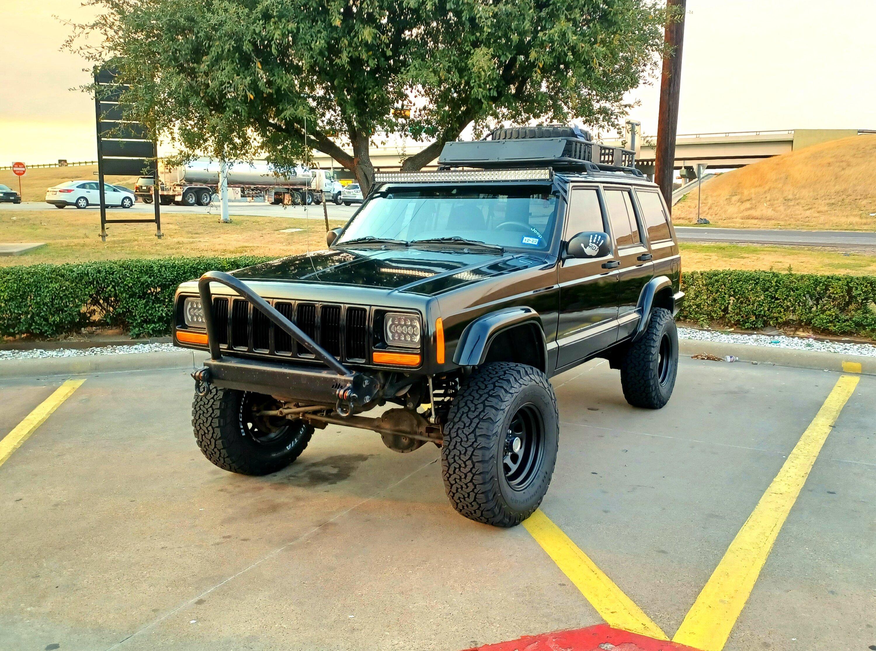 Ford Bronco Jeep XJ Comparison 20220327_183551