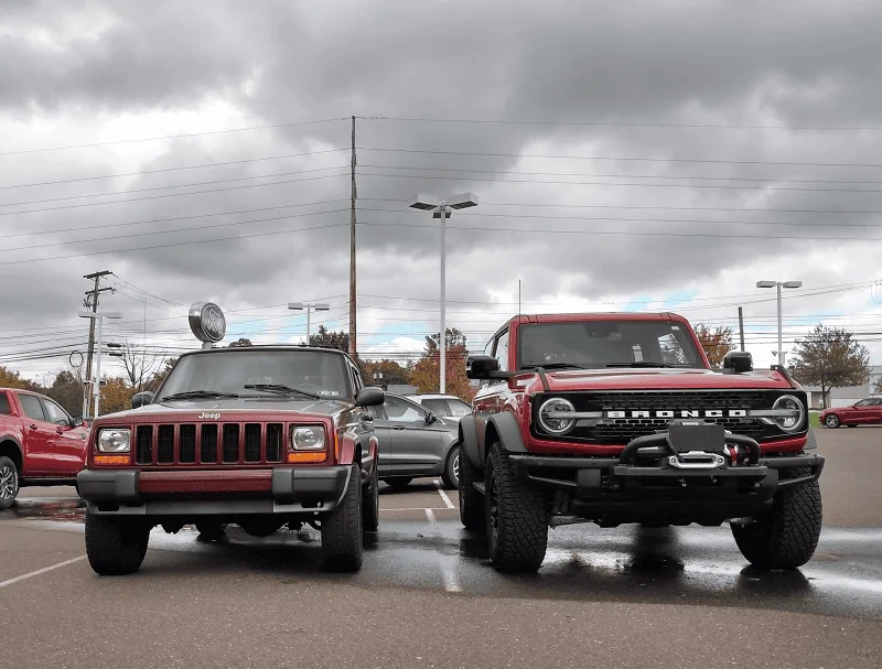 Ford Bronco Jeep XJ Comparison 1664813086087