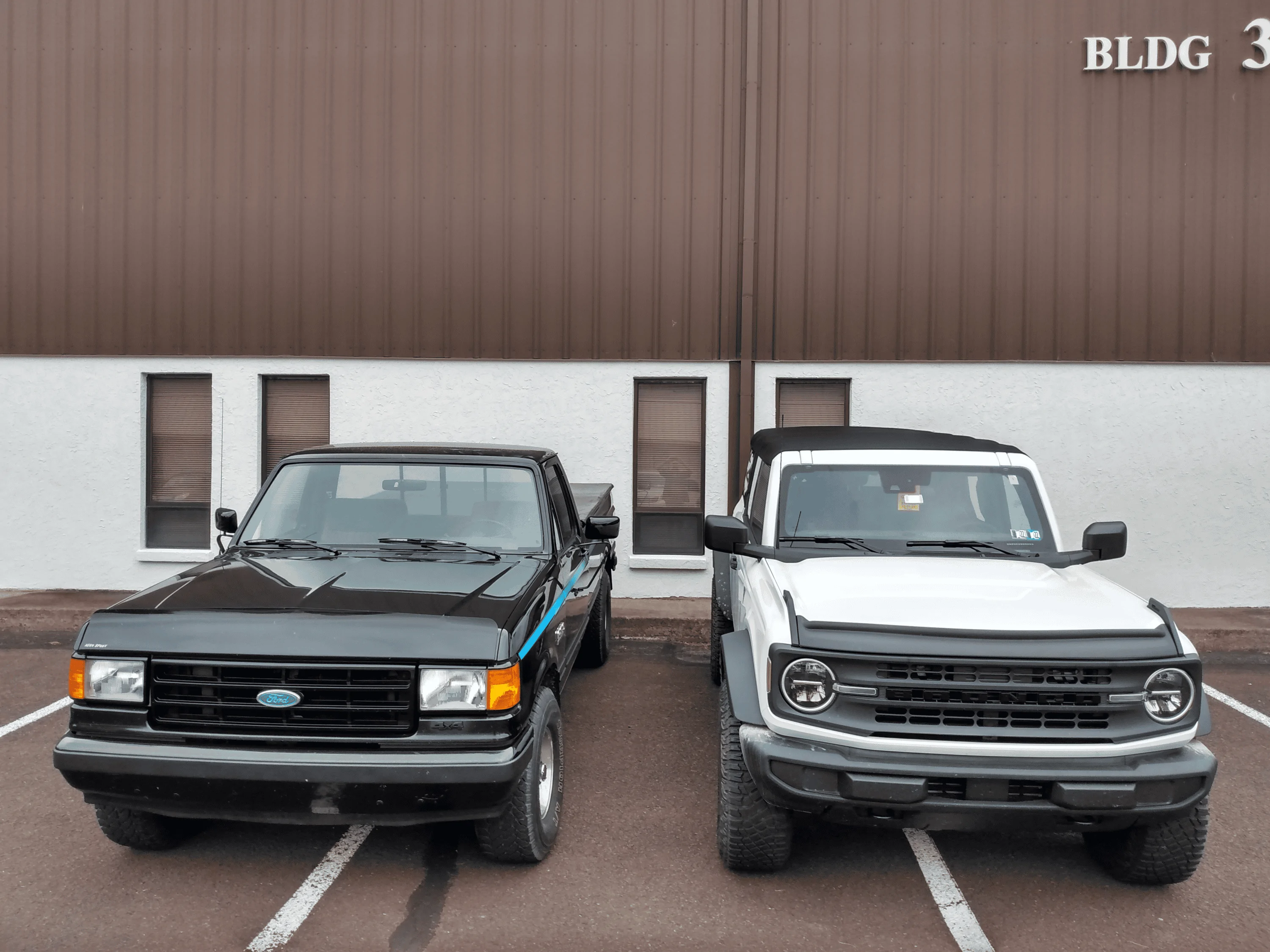 Ford Bronco Jeep XJ Comparison 1664813380265