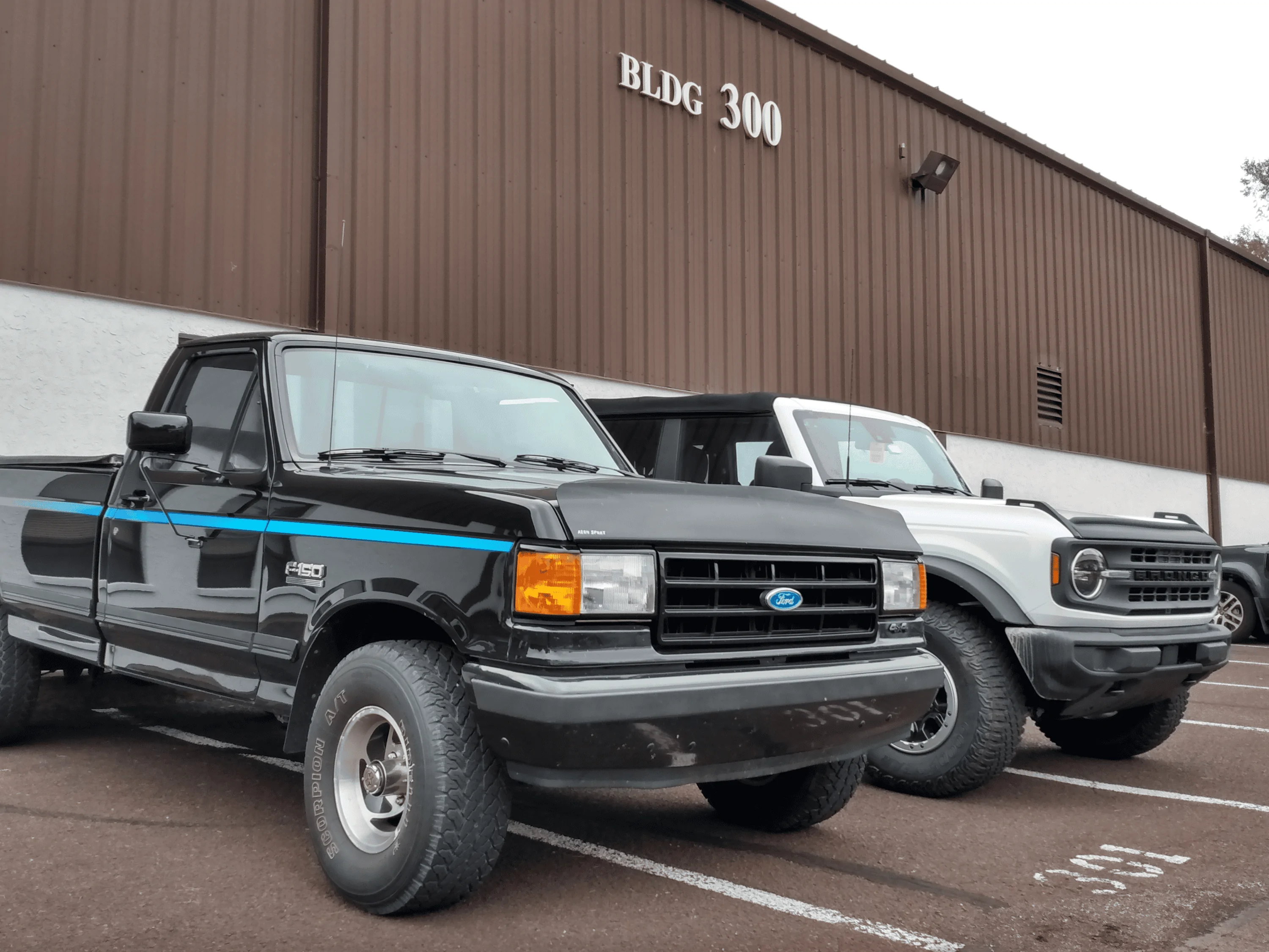Ford Bronco Jeep XJ Comparison 1664813449005