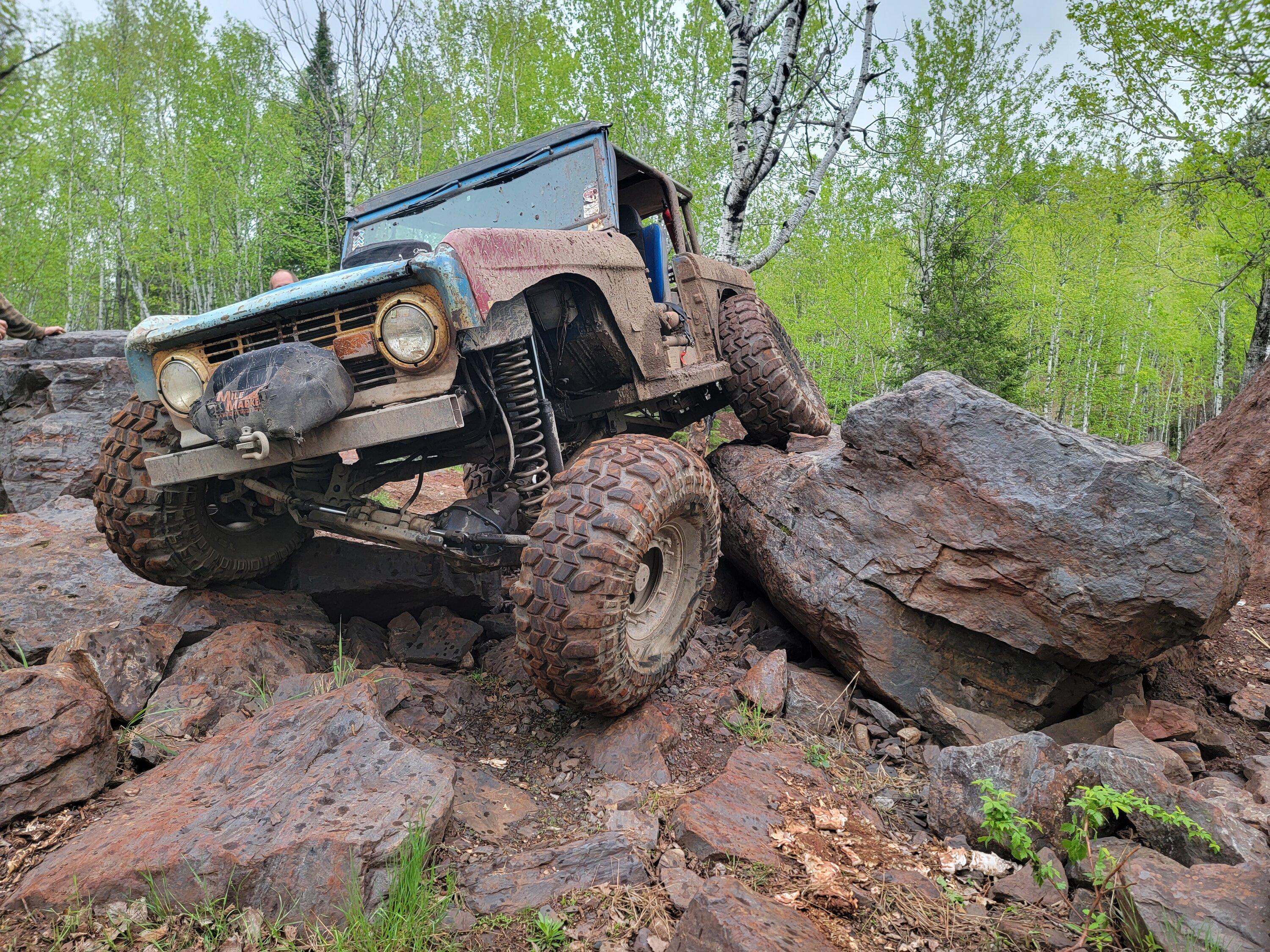 Ford Bronco The 6G really isn't a rockcrawler. 1664856207707