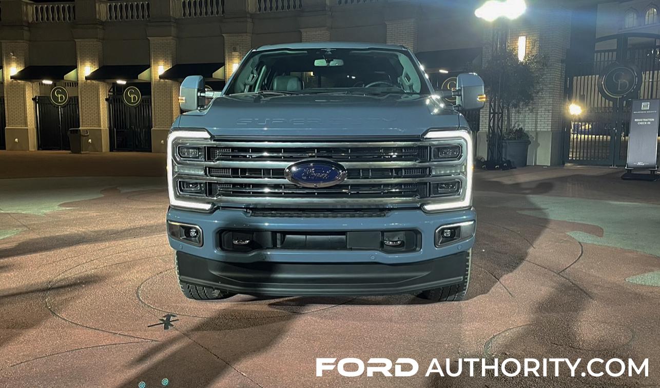 Ford Bronco AZURE GRAY METALLIC Bronco Club 2023-Ford-F-350-Super-Duty-Limited-Azure-Gray-G4-Reveal-Live-Photos-Kentucky-September-2022-Ex