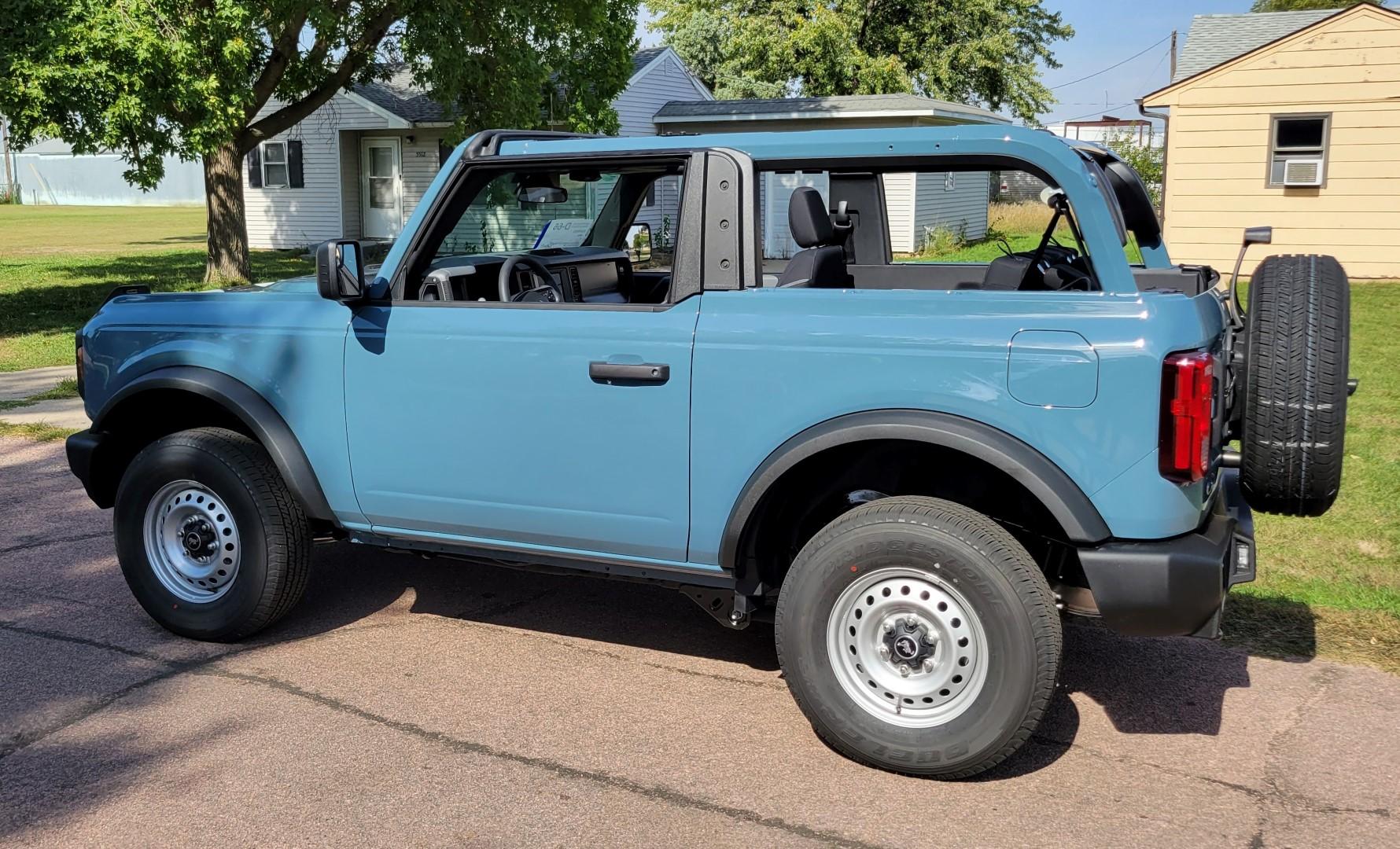 Ford Bronco Base 2-door non-sasquatch photo thread 20221001_131426