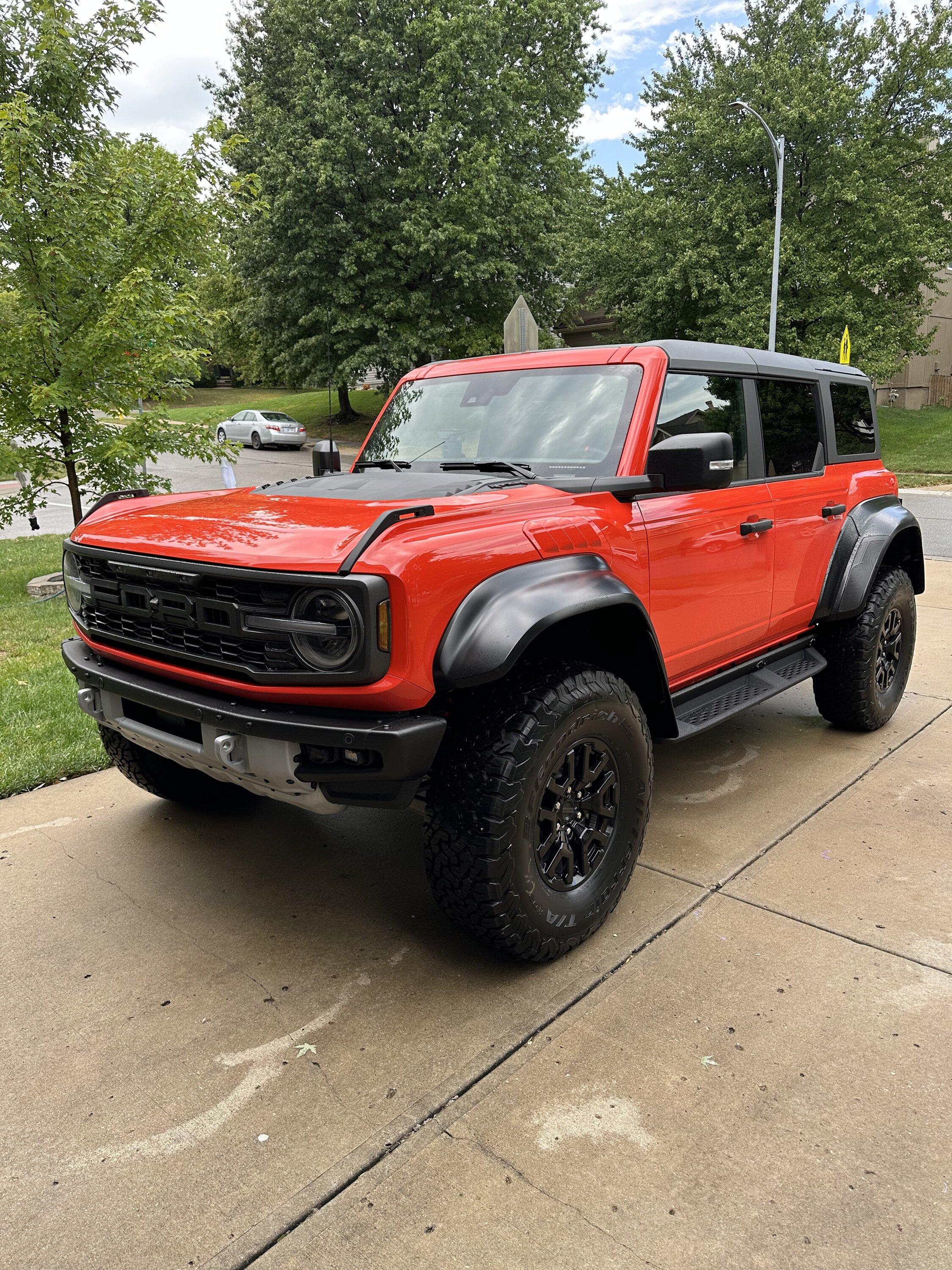 Ford Bronco My Raptor: Fully dressed to naked (top and doors removed) 77678F46-8865-4D90-9B24-0BCC0C94CA8F