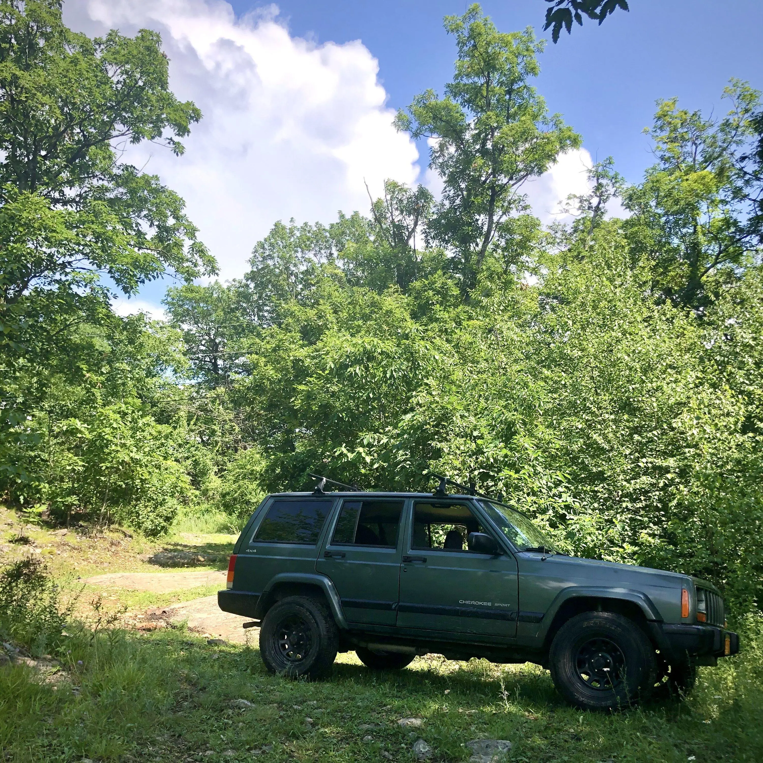 Ford Bronco Jeep XJ Comparison 0E8D3912-8649-41A3-AC84-3A135451922B