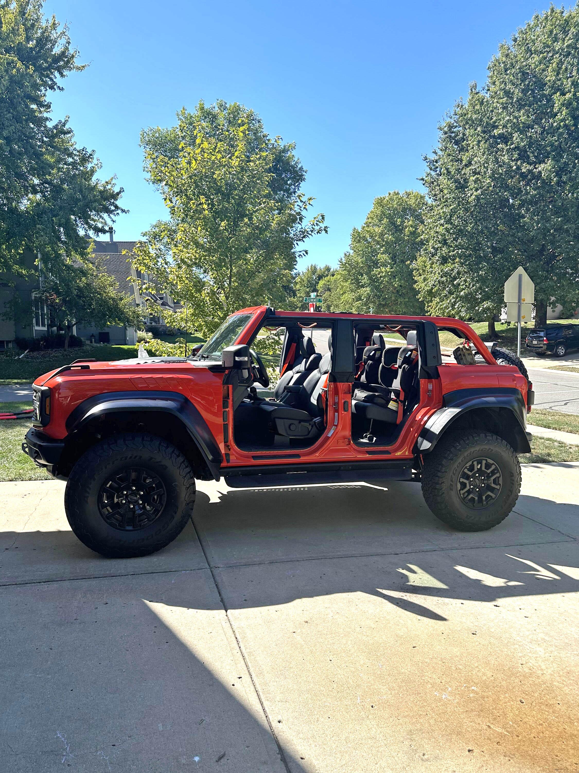 Ford Bronco My Raptor: Fully dressed to naked (top and doors removed) Ford Bronco Raptor doors removed top removed