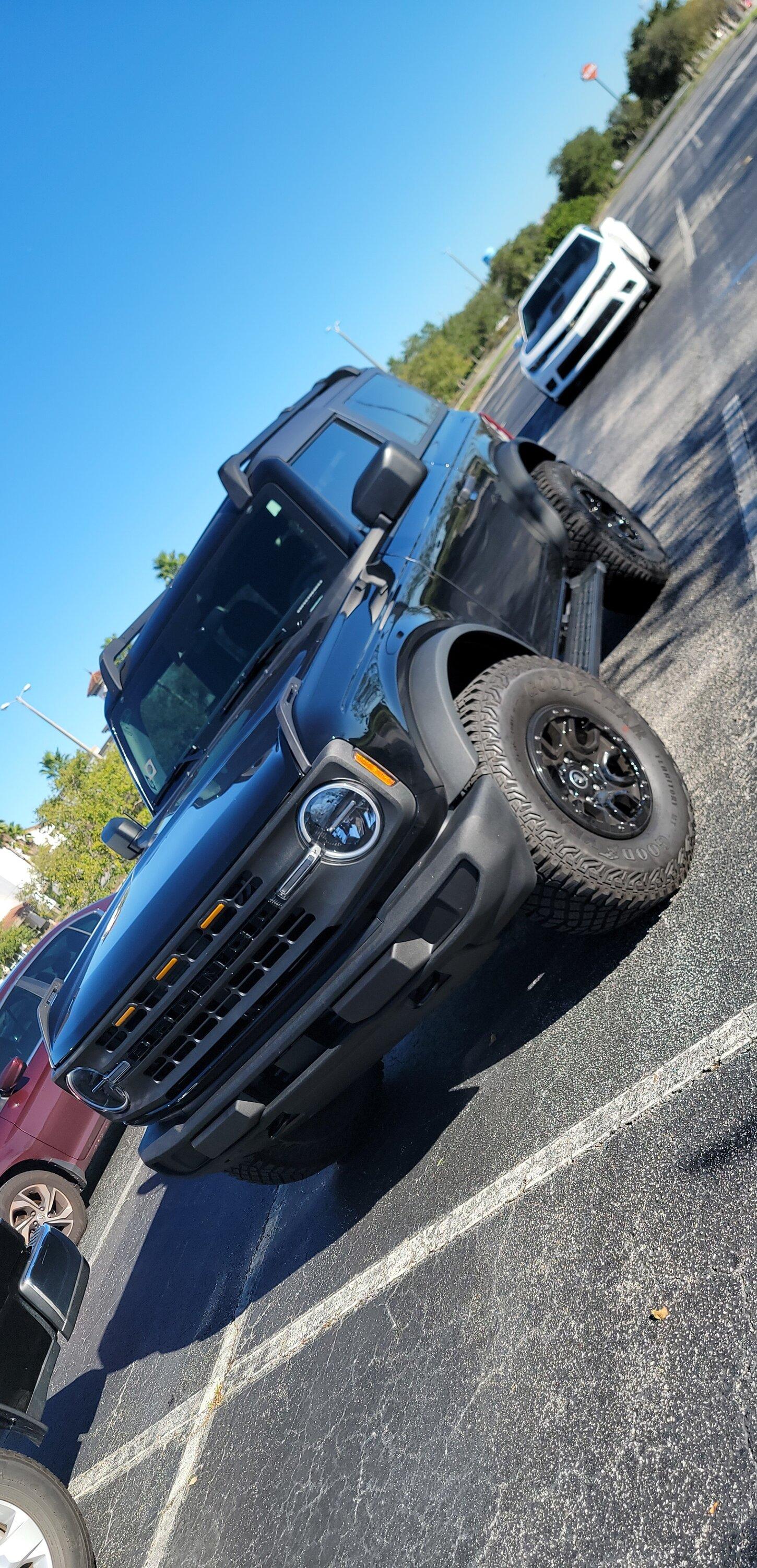 Ford Bronco Bronco Team 2 door. Snapchat-1256097922