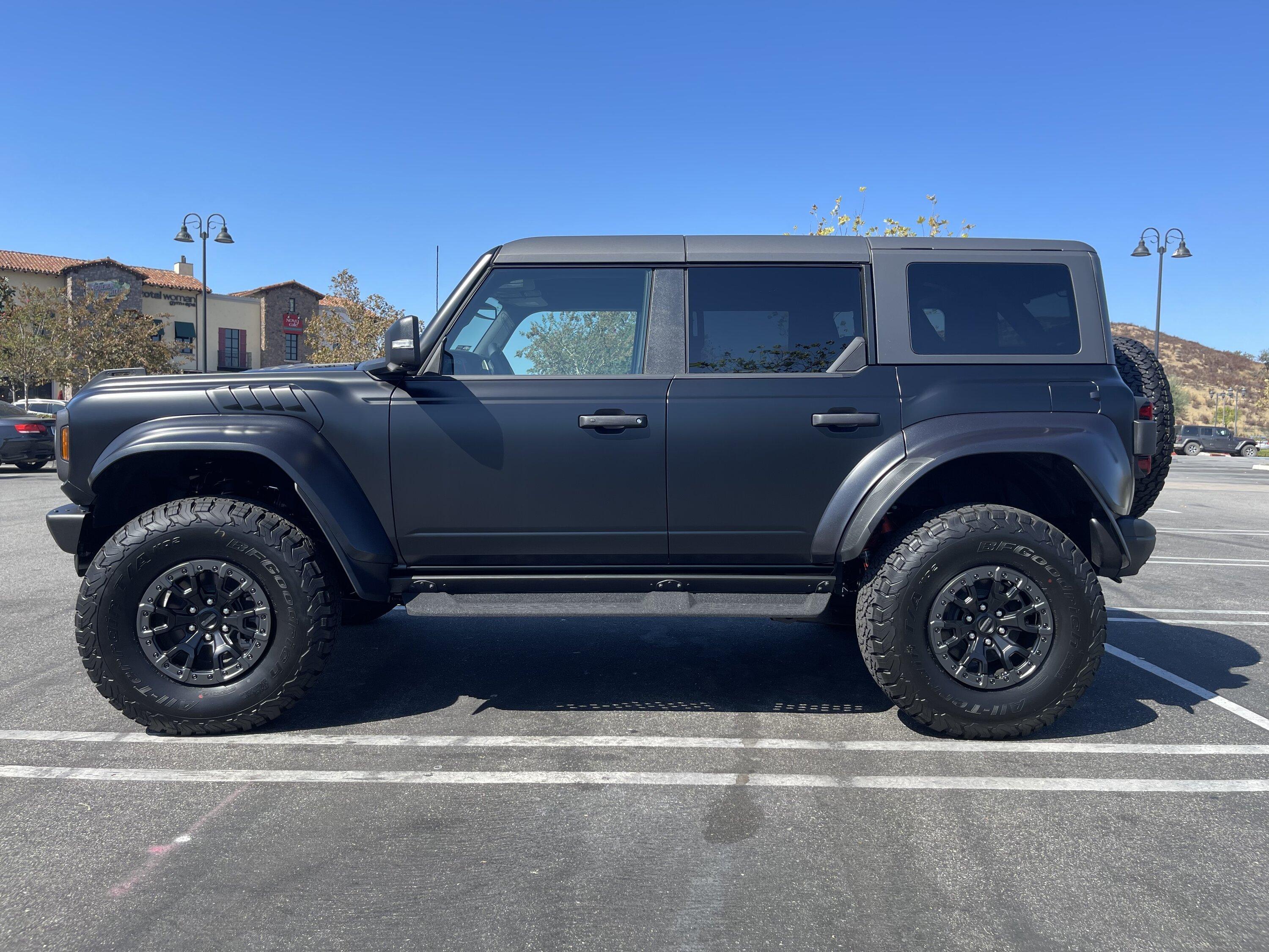 Ford Bronco SHADOW BLACK Bronco RAPTOR Photos Thread B1384685-EEFD-4184-BE95-0FA0310EA048