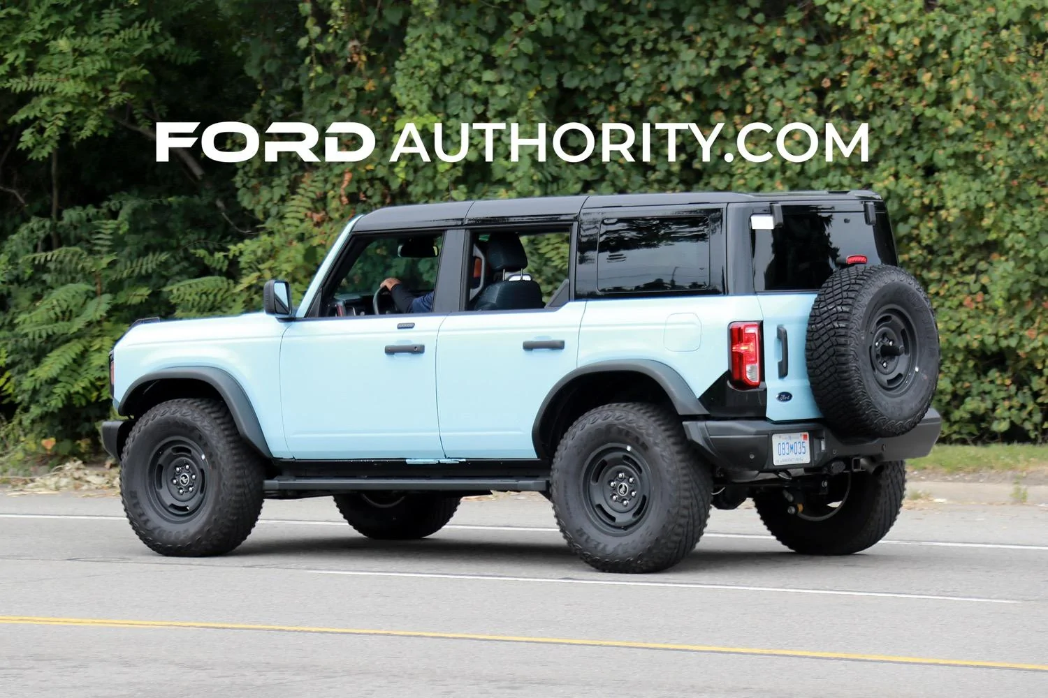 Ford Bronco Robin's Egg Blue + Black Grill + Black Painted MOD Top Bronco Heritage Spotted 2023-Ford-Bronco-Prototype-Spy-Shots-Robins-Egg-Blue-Potential-Heritage-Edition-with-Black-Ac
